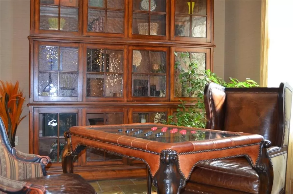 Decorative detail in Inn at Cross Keys Station