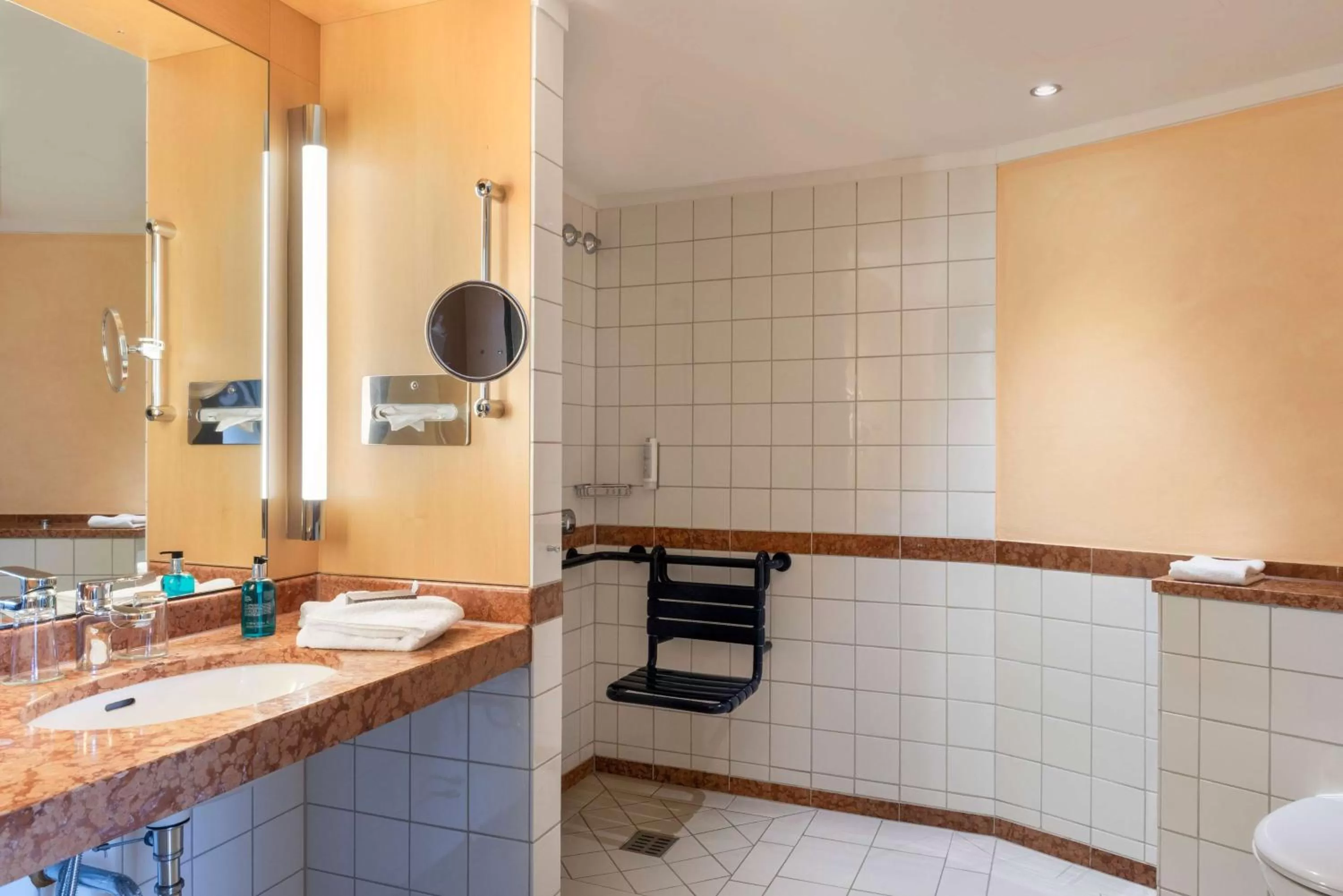 Shower in Vienna House by Wyndham Remarque Osnabrück