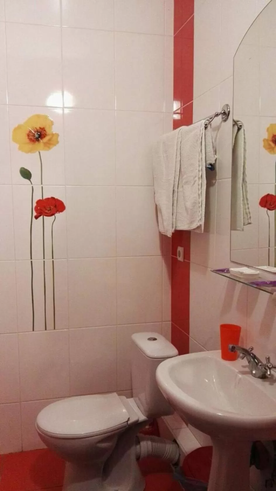 Bathroom in Monte-Kristo Hotel