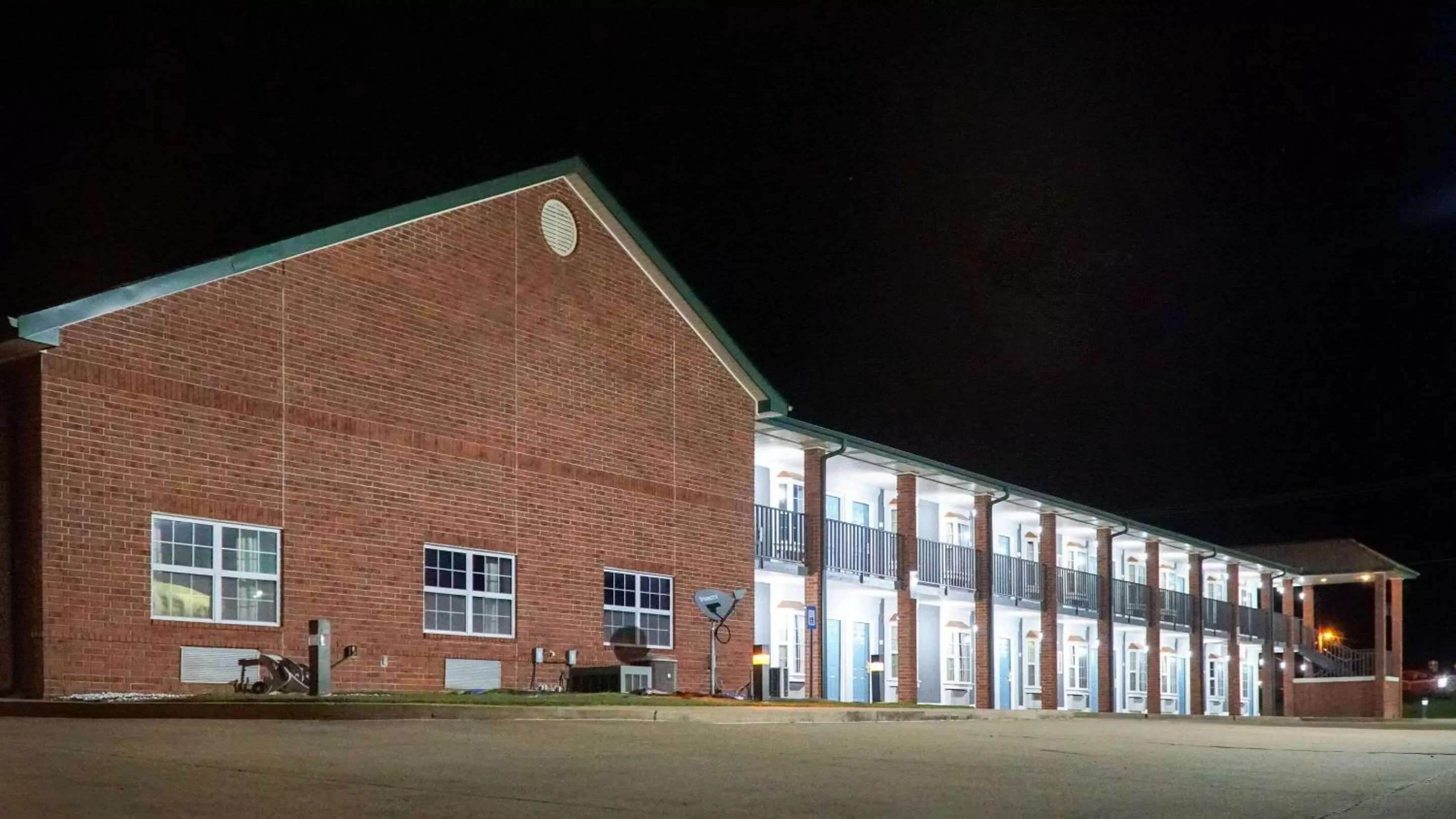 Property building in Rodeway Inn