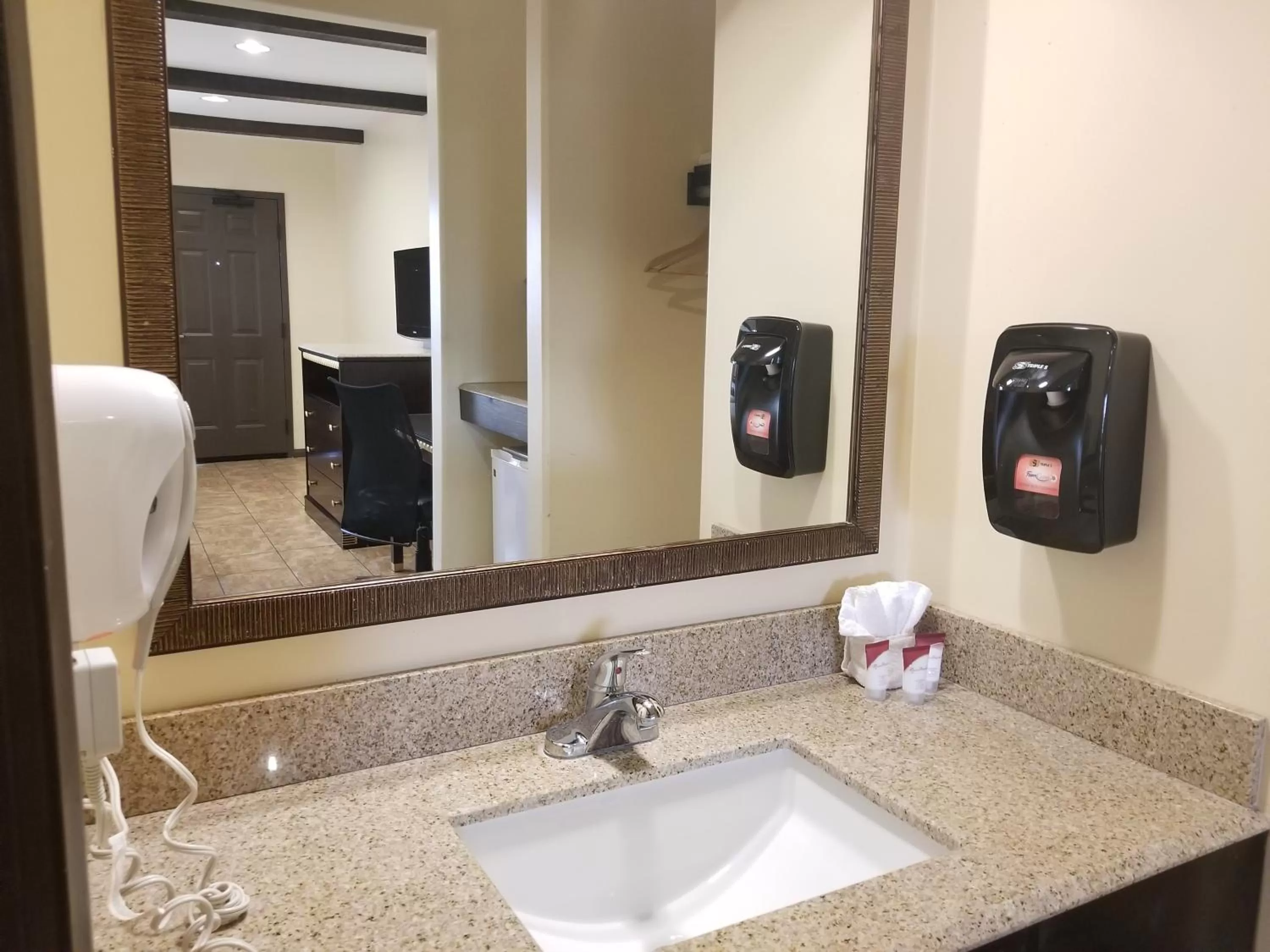 Bathroom in Tuscan Garden Inn