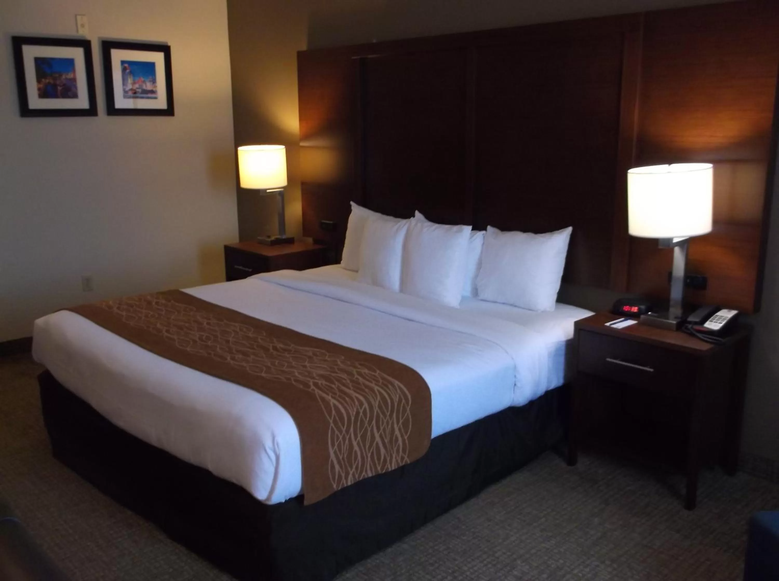 Bed in Comfort Inn & Suites