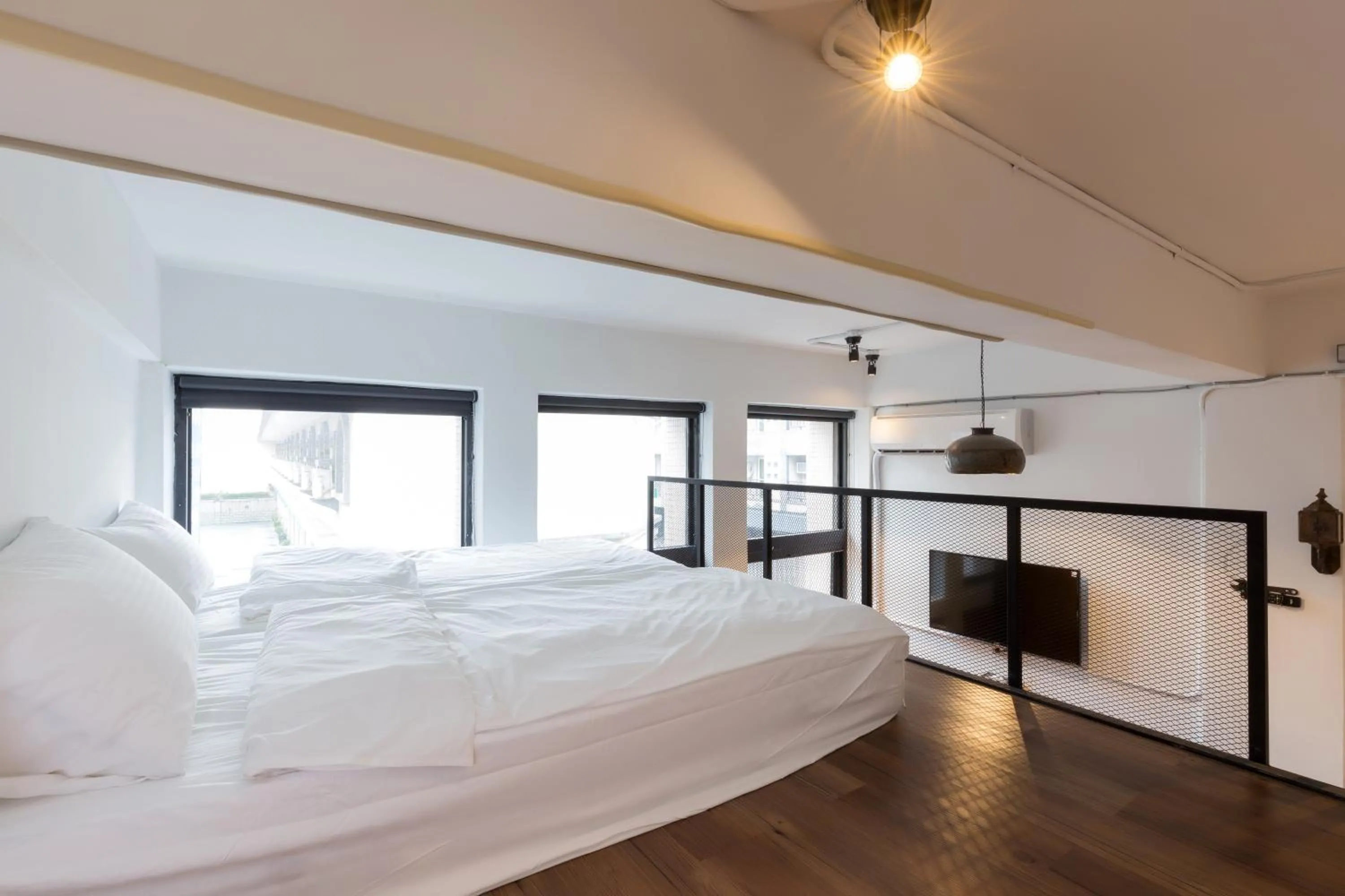 Bedroom, Bed in You Worth Inn