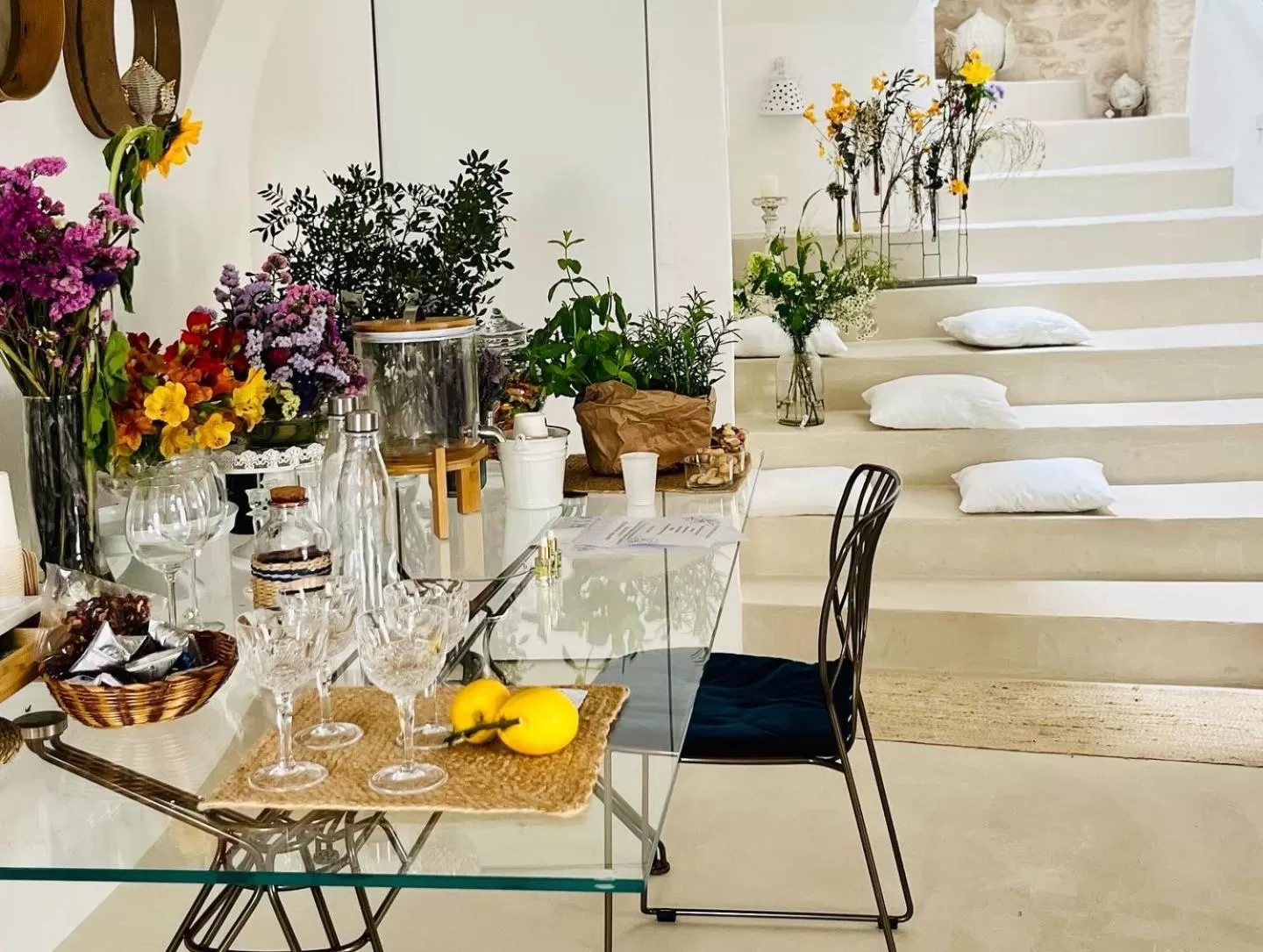 Hydria guest house art gallery