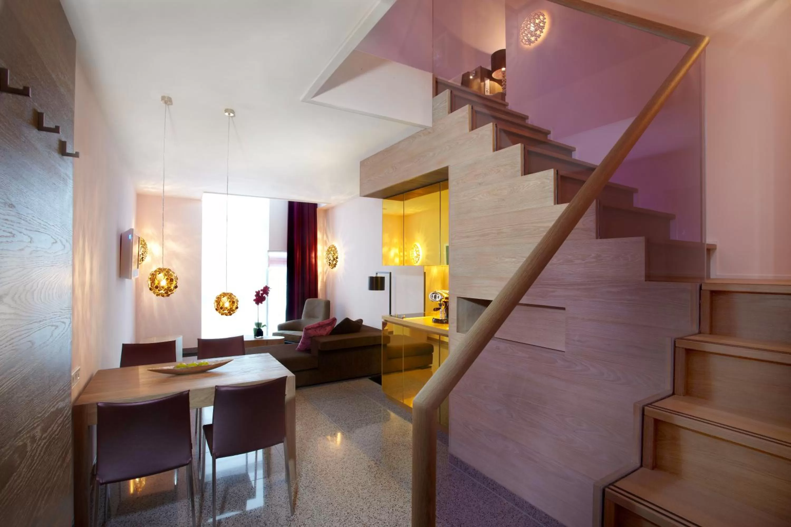 Photo of the whole room in abito Suites