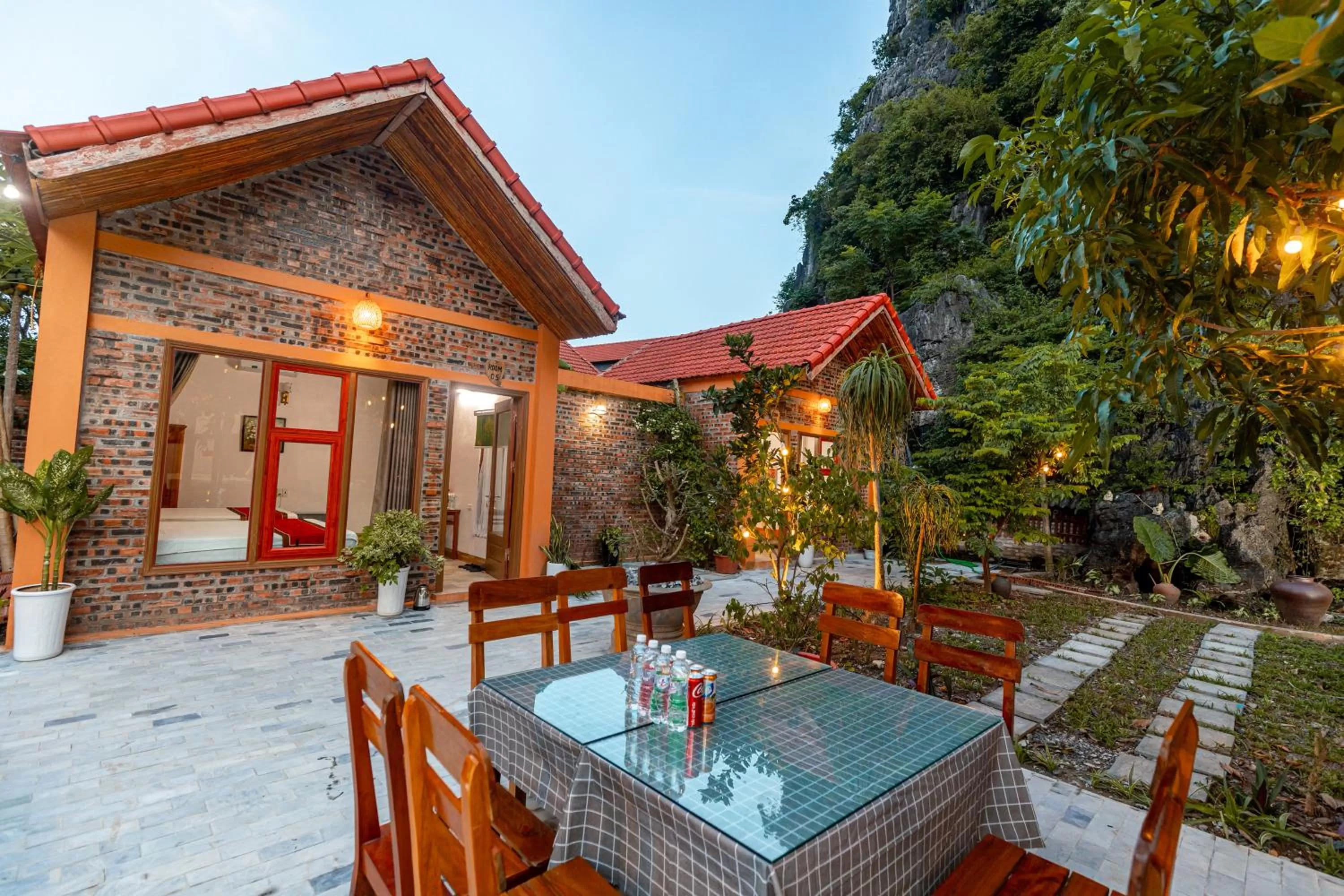 Tam Coc mountain bungalow