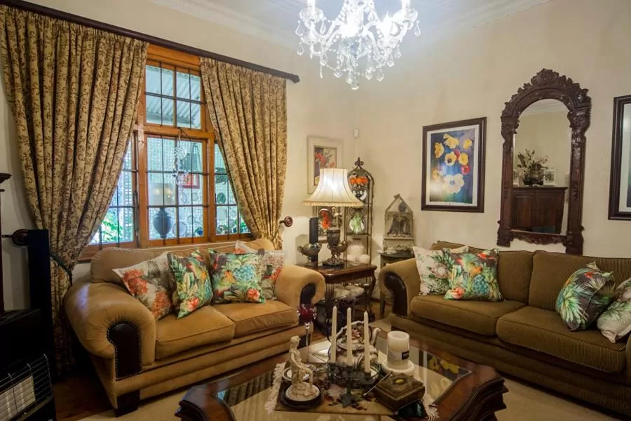 Living room in 79 On Ridge