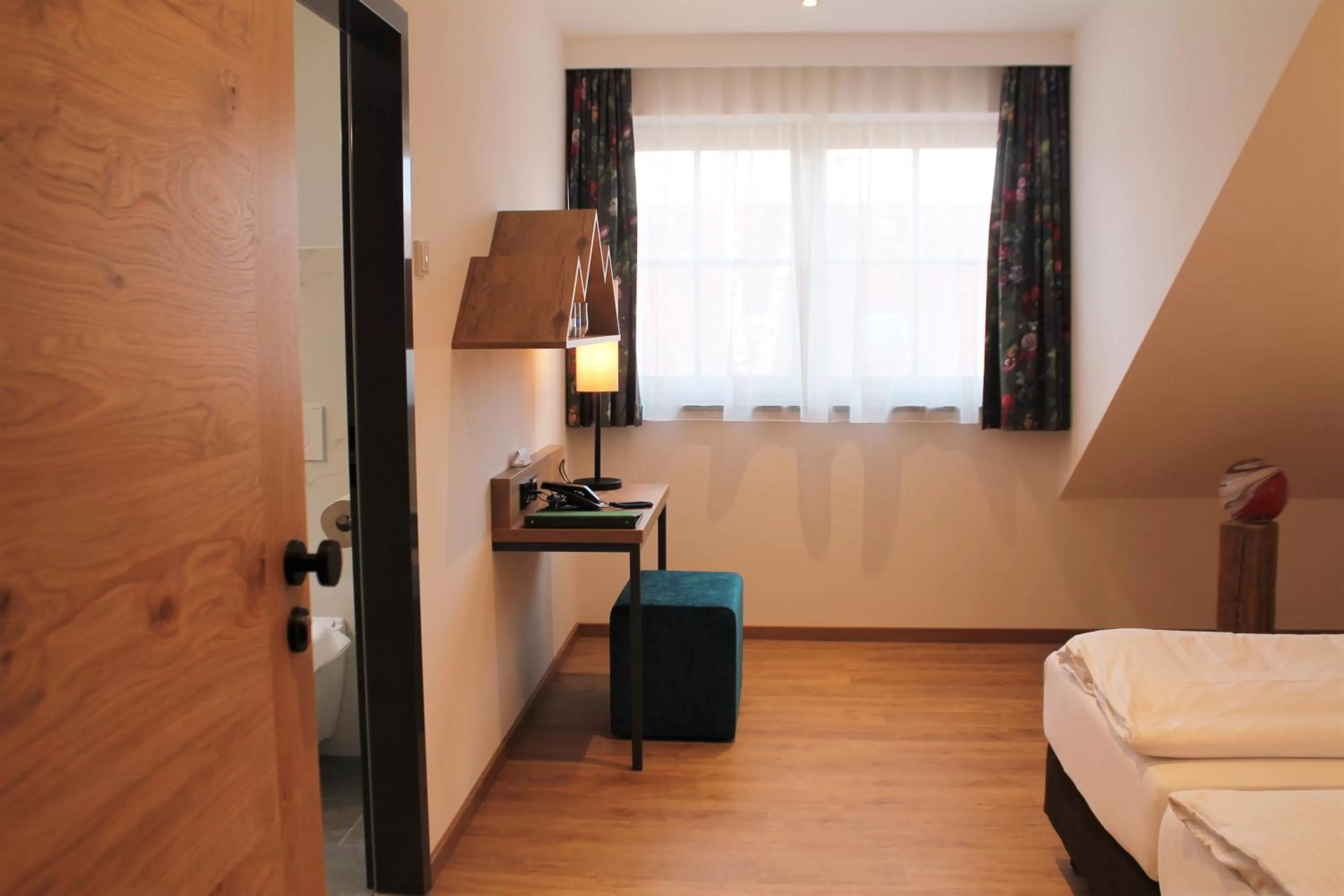 Photo of the whole room, Bed in Gasthaus Steidl