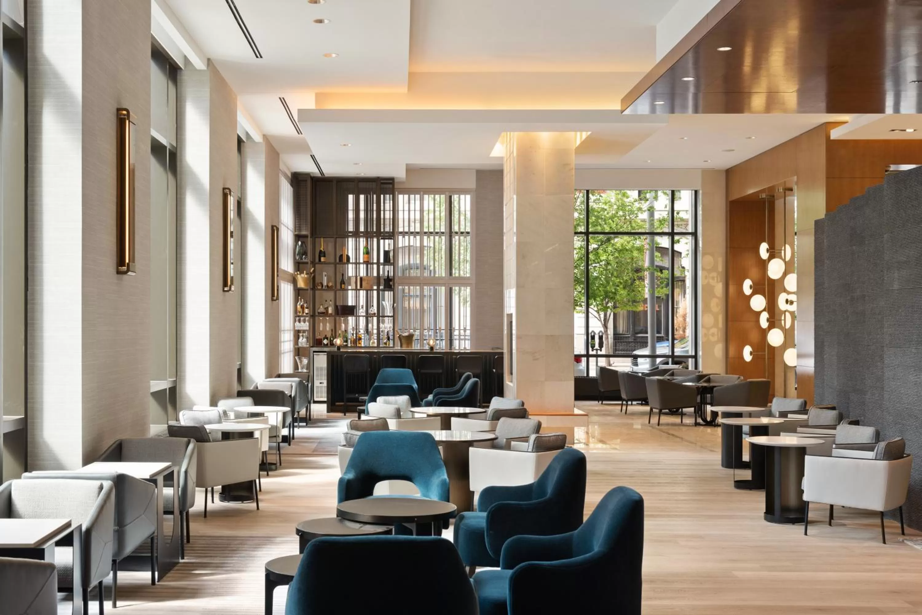 Lounge or bar in Four Seasons Hotel Denver