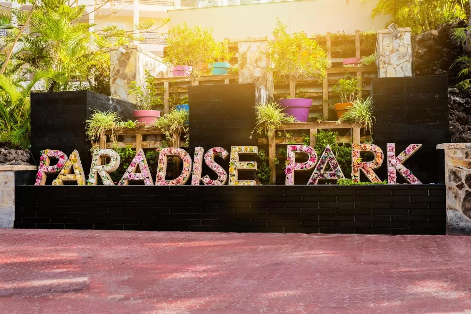 Garden in Paradise Park Fun Lifestyle Hotel