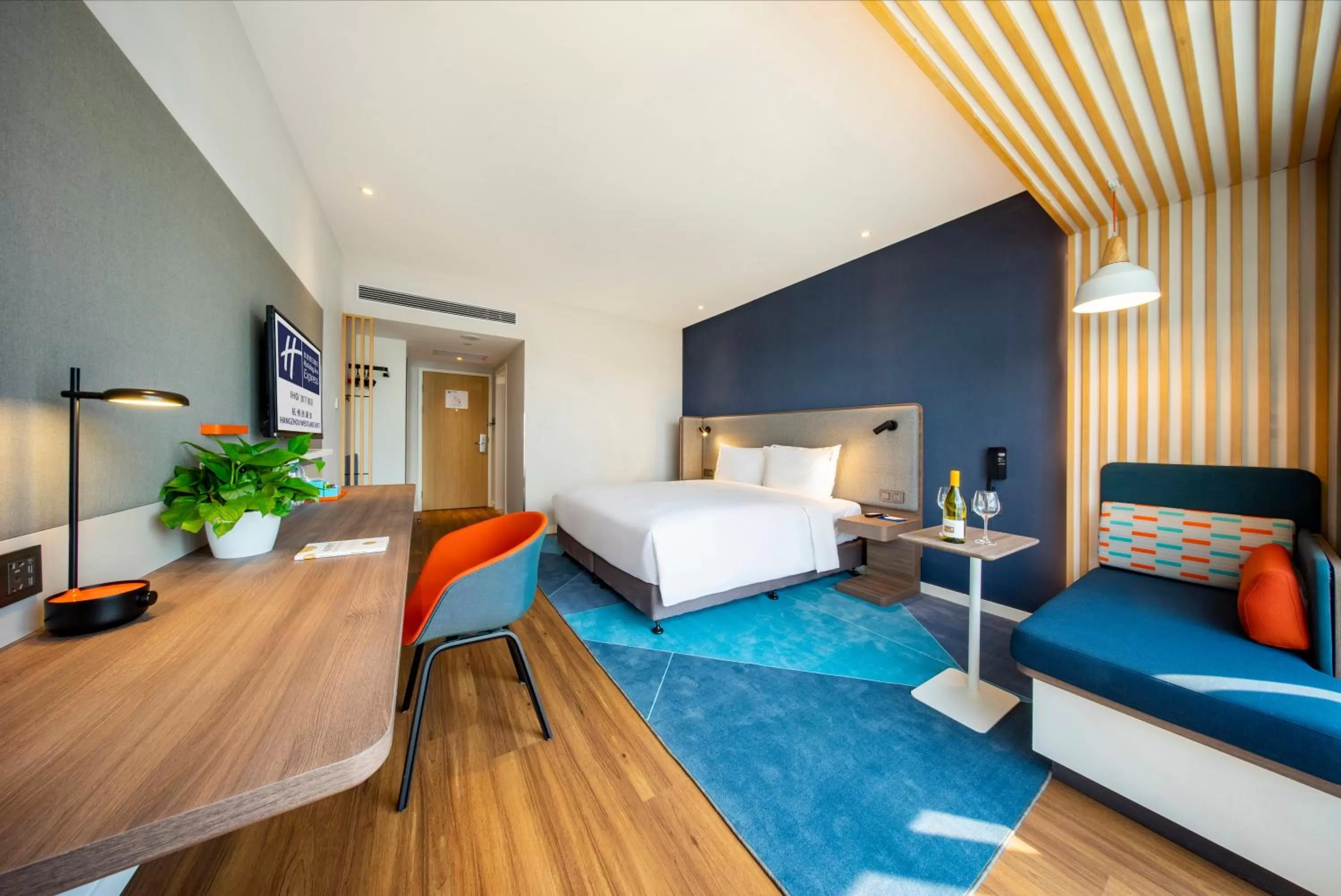 Decorative detail, Bed in Holiday Inn Express Hangzhou Westlake East by IHG