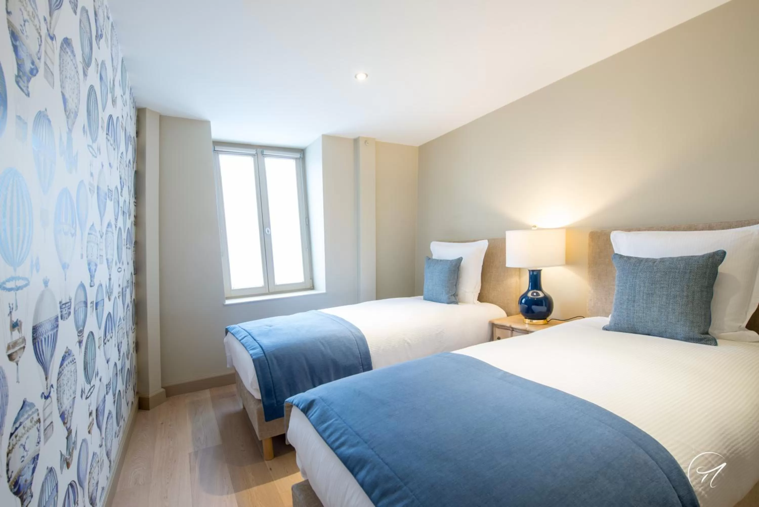 Photo of the whole room, Bed in Les Suites du Champagne de Venoge