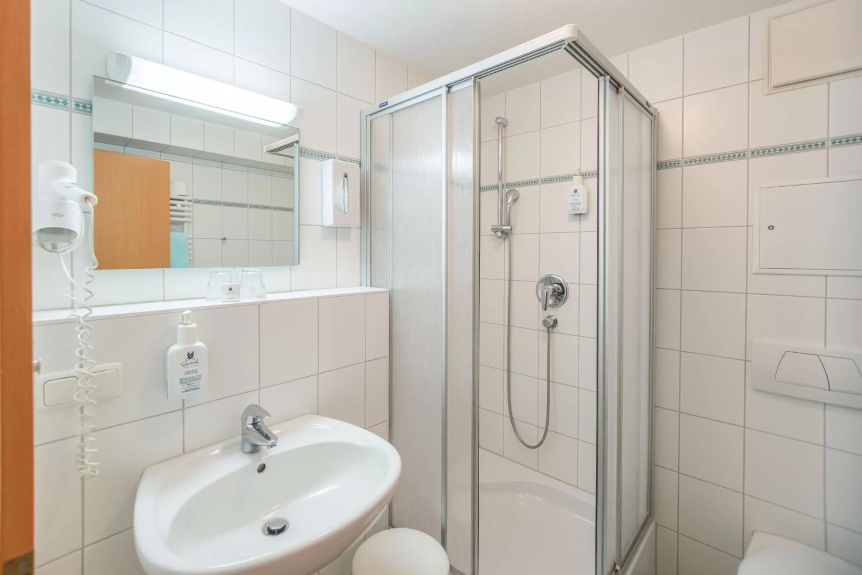 Photo of the whole room, Bathroom in Am Weststrand Apartmenthaus Waldeck