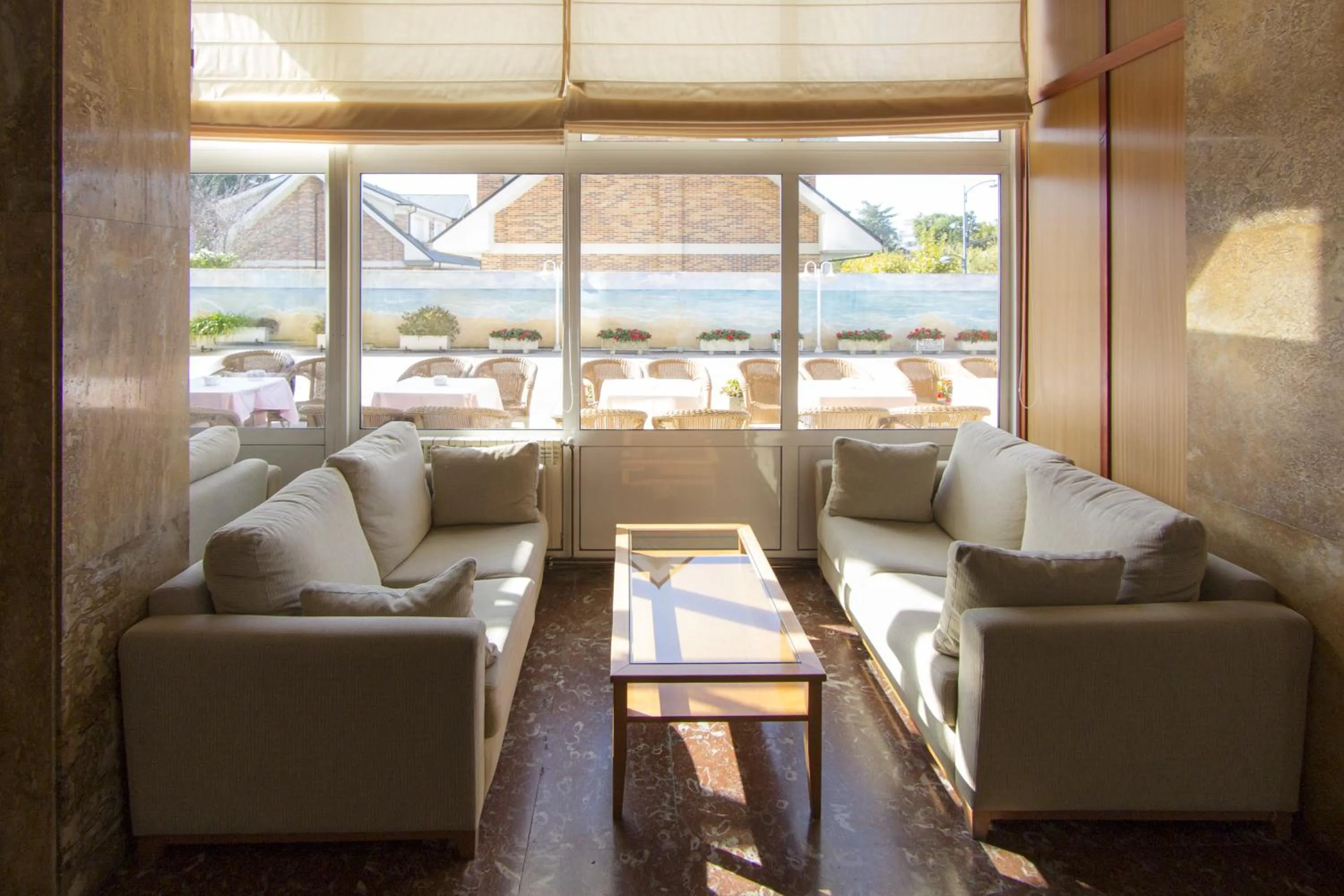 Day in Hotel Cosmopol