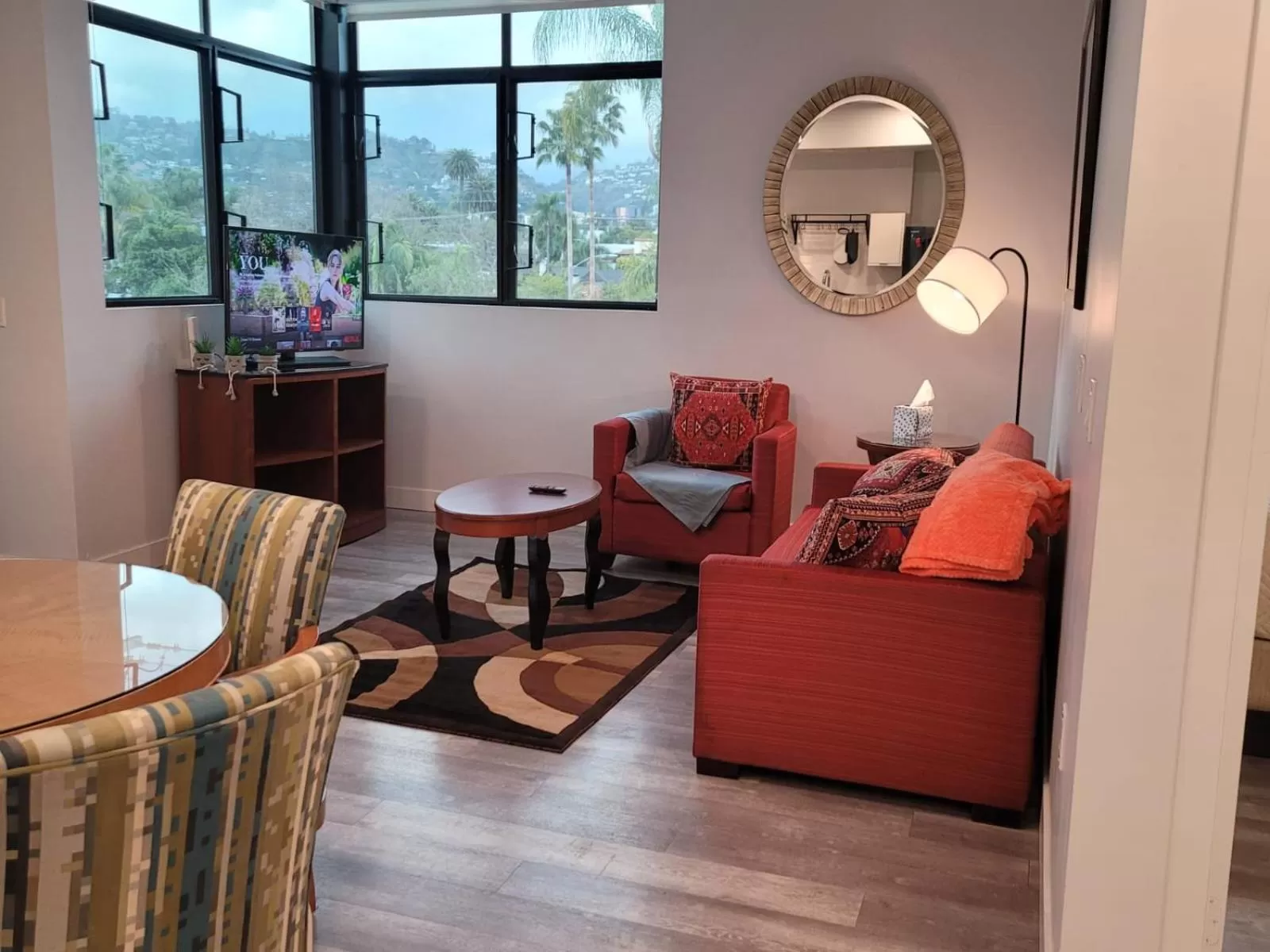 Two-Bedroom Apartment in StaysPro - Hollywood Homes minutes to everything SPACIOUS AND FREE PARKING