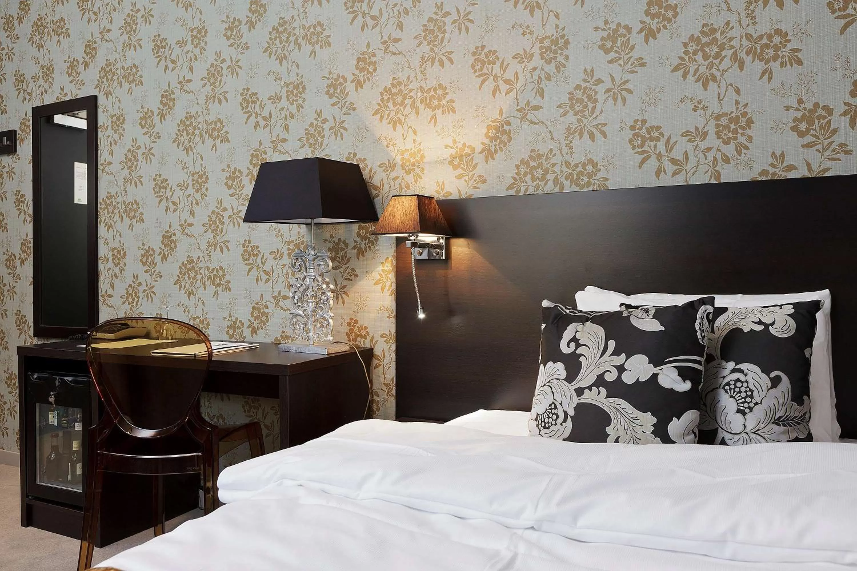 Photo of the whole room, Bed in Saga Hotel Oslo, WorldHotels Crafted