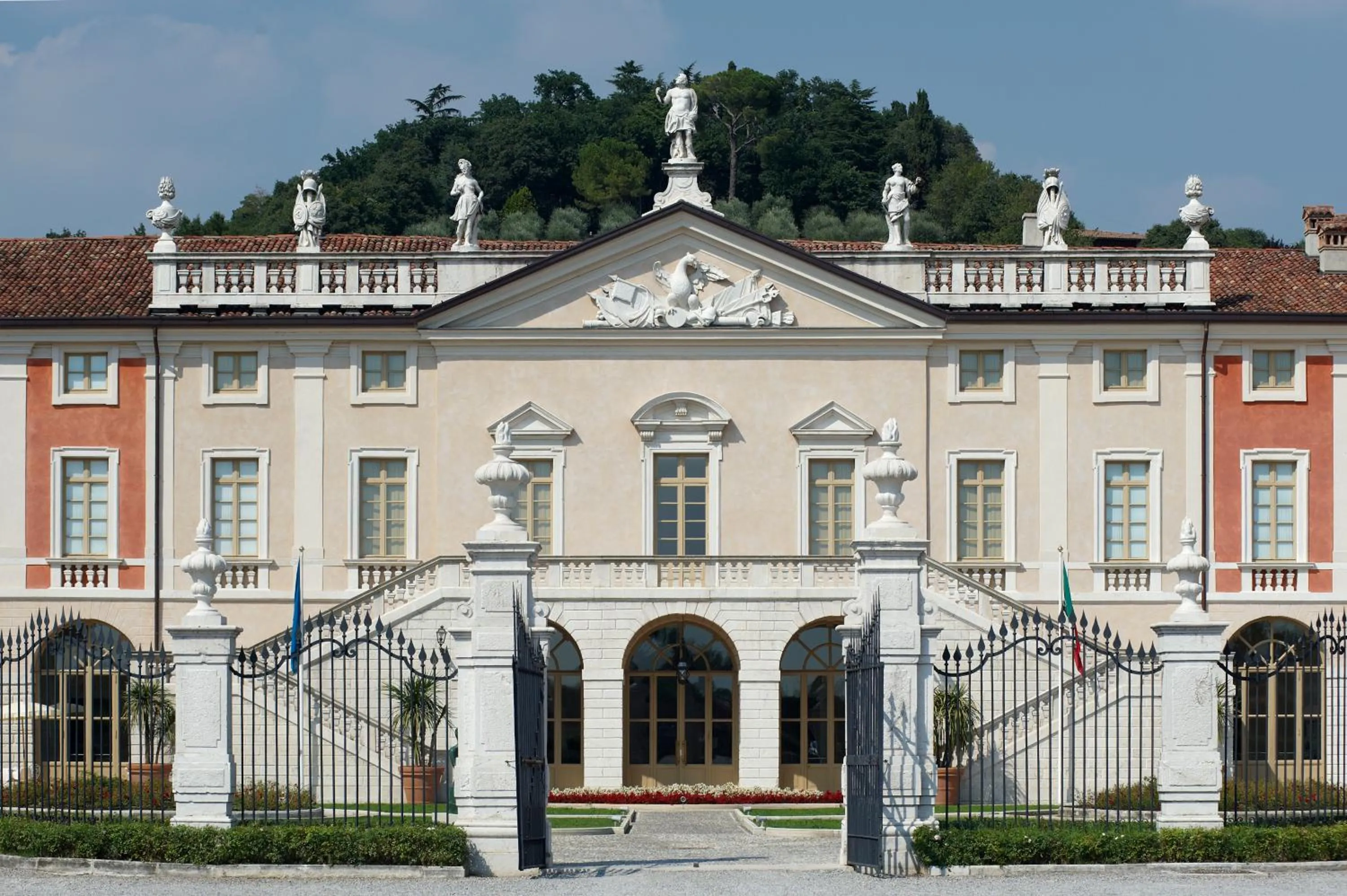 Facade/entrance in Villa Fenaroli Palace Hotel