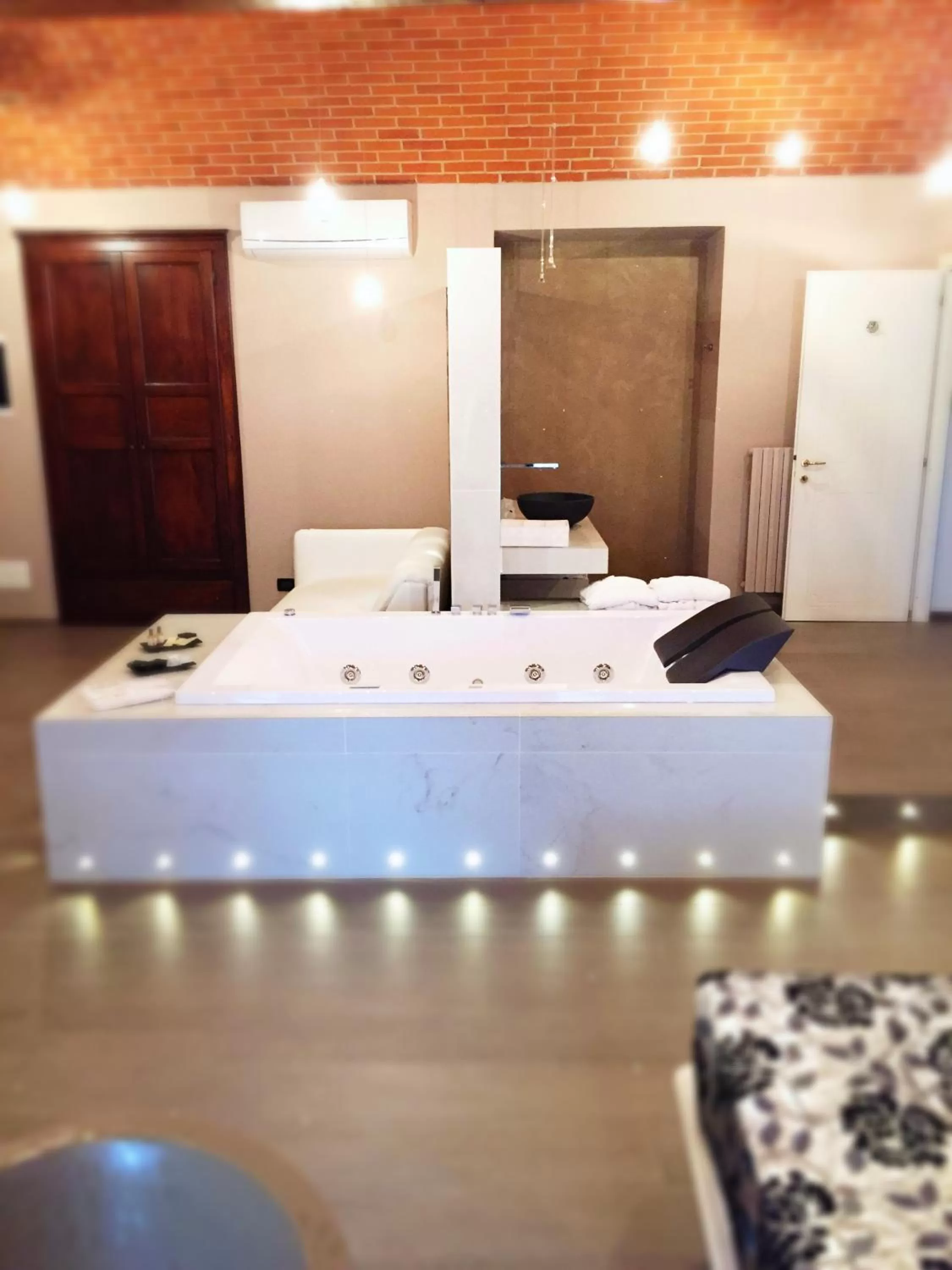 Decorative detail, Bed in Le Lanterne