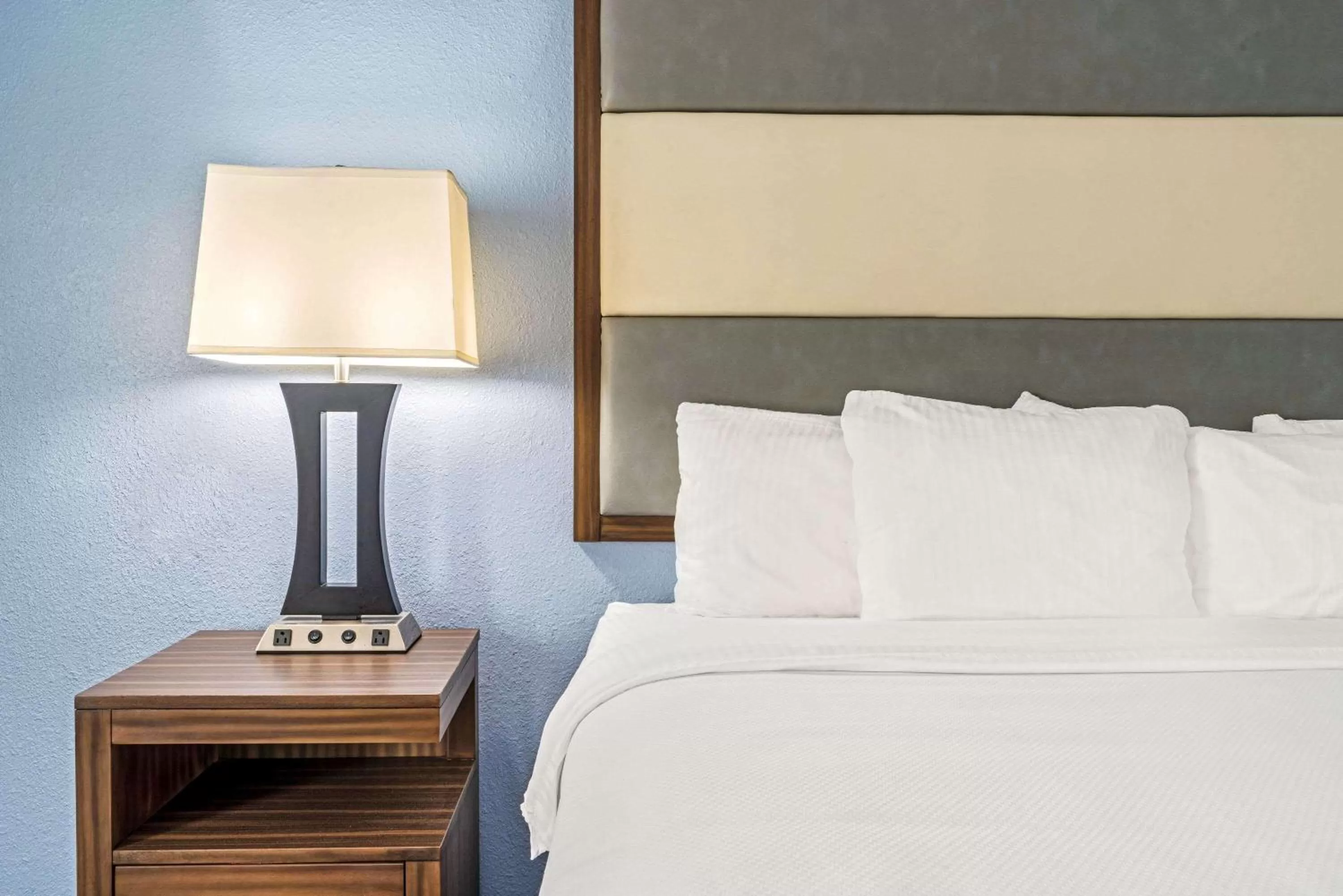 La Quinta by Wyndham Guthrie