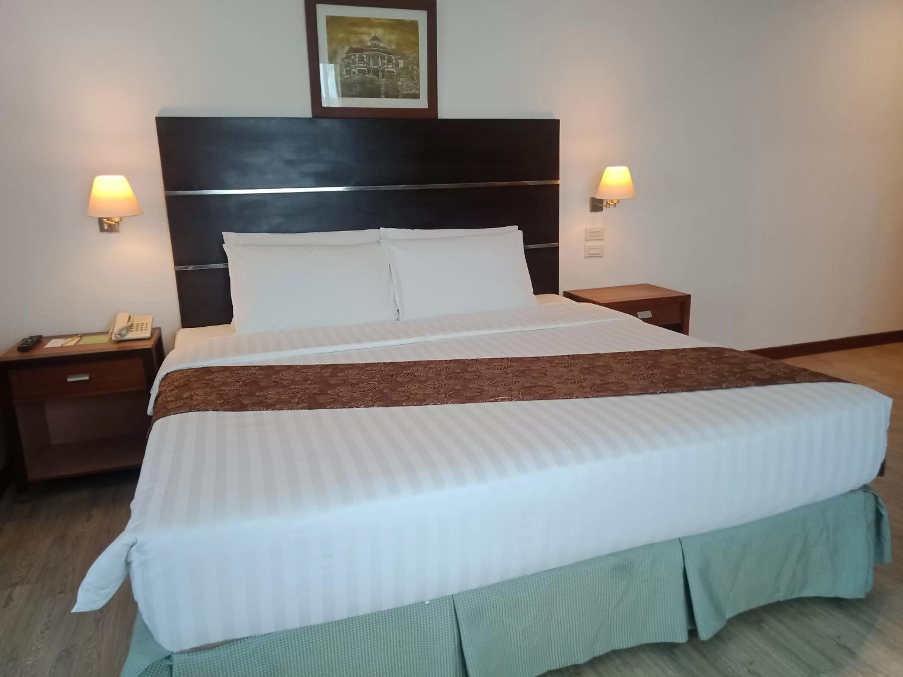 Bed in Days Hotel by Wyndham Iloilo