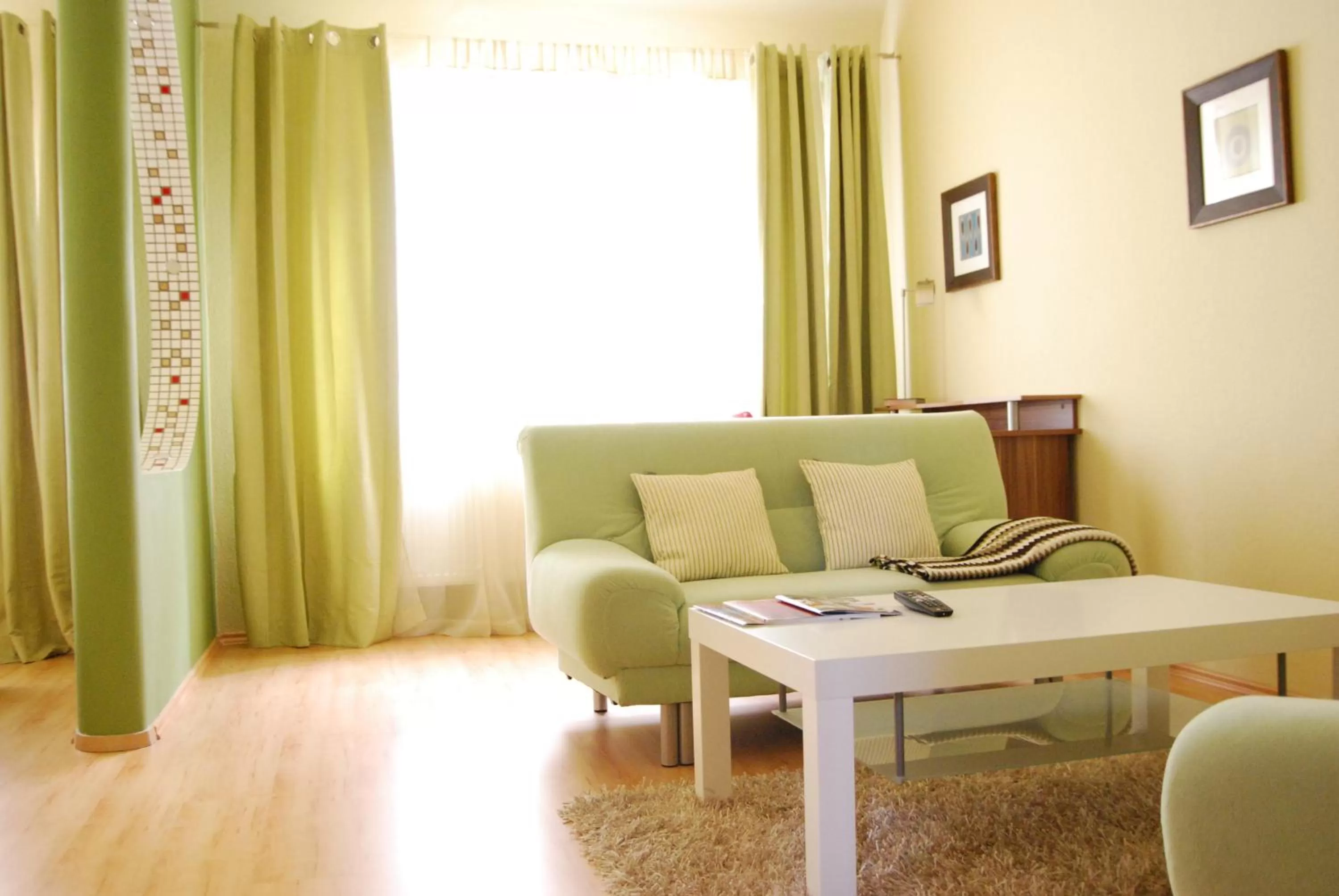 Day in Hotel Central