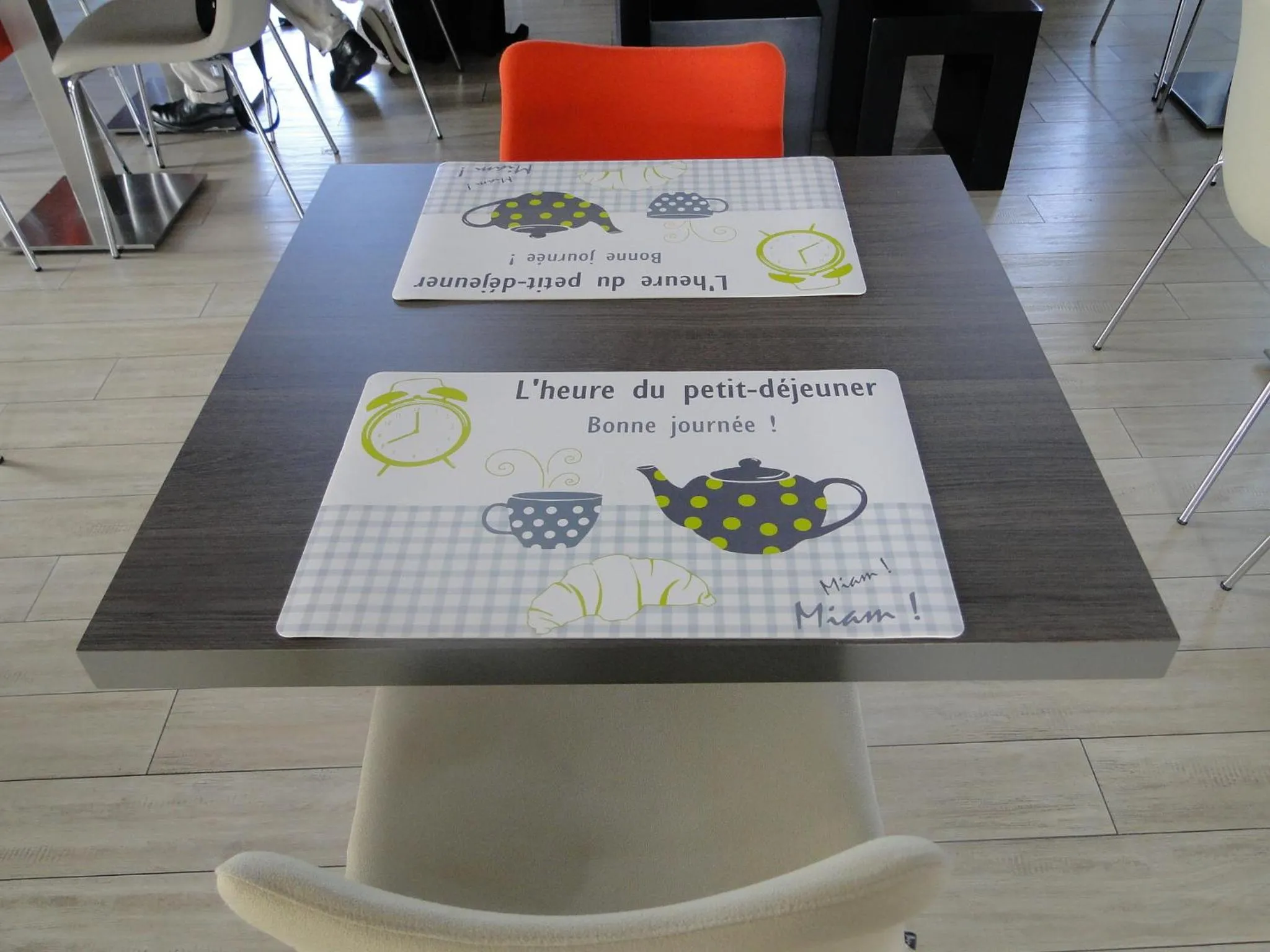 Restaurant/places to eat in The Originals Access, Hôtel Cholet Gare