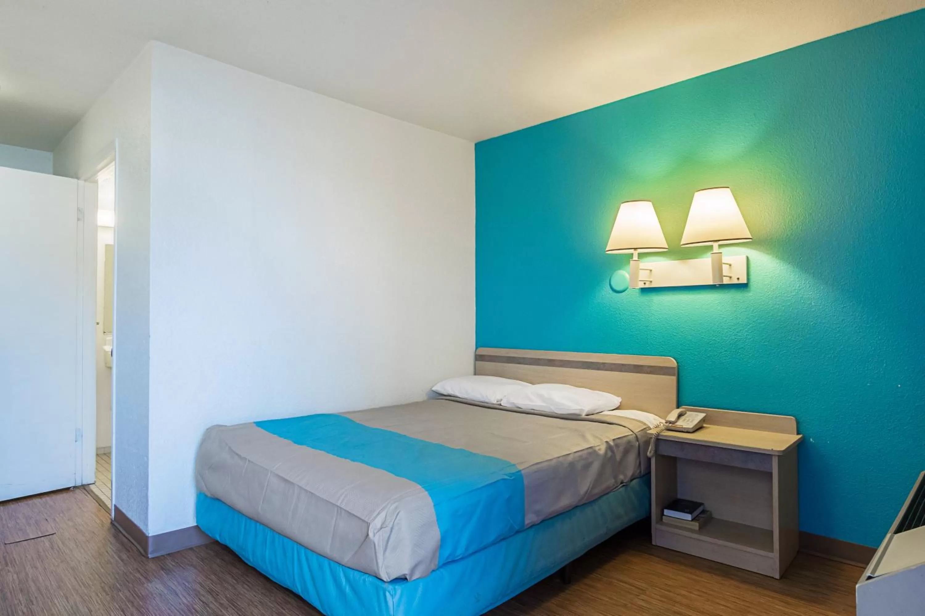 Bedroom, Bed in Motel 6-Rochester, MN