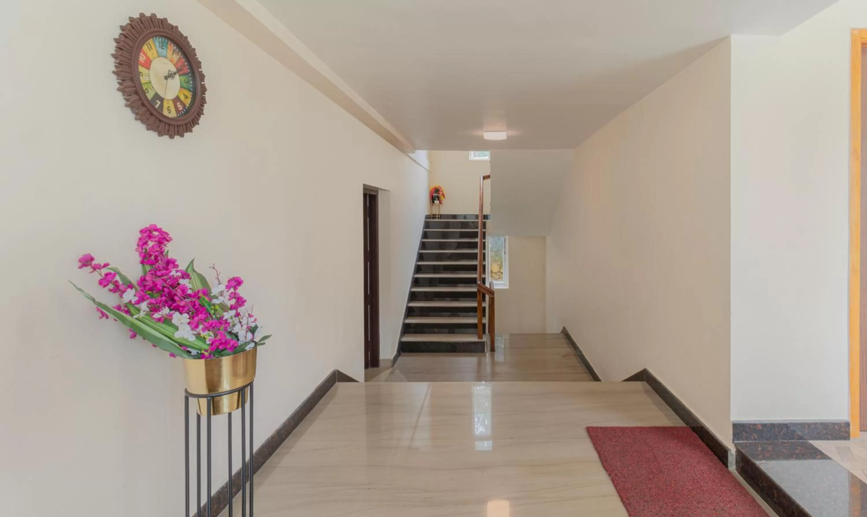 Lobby or reception in Treebo Kodai Kings Park, 650 M From Kodai Lake