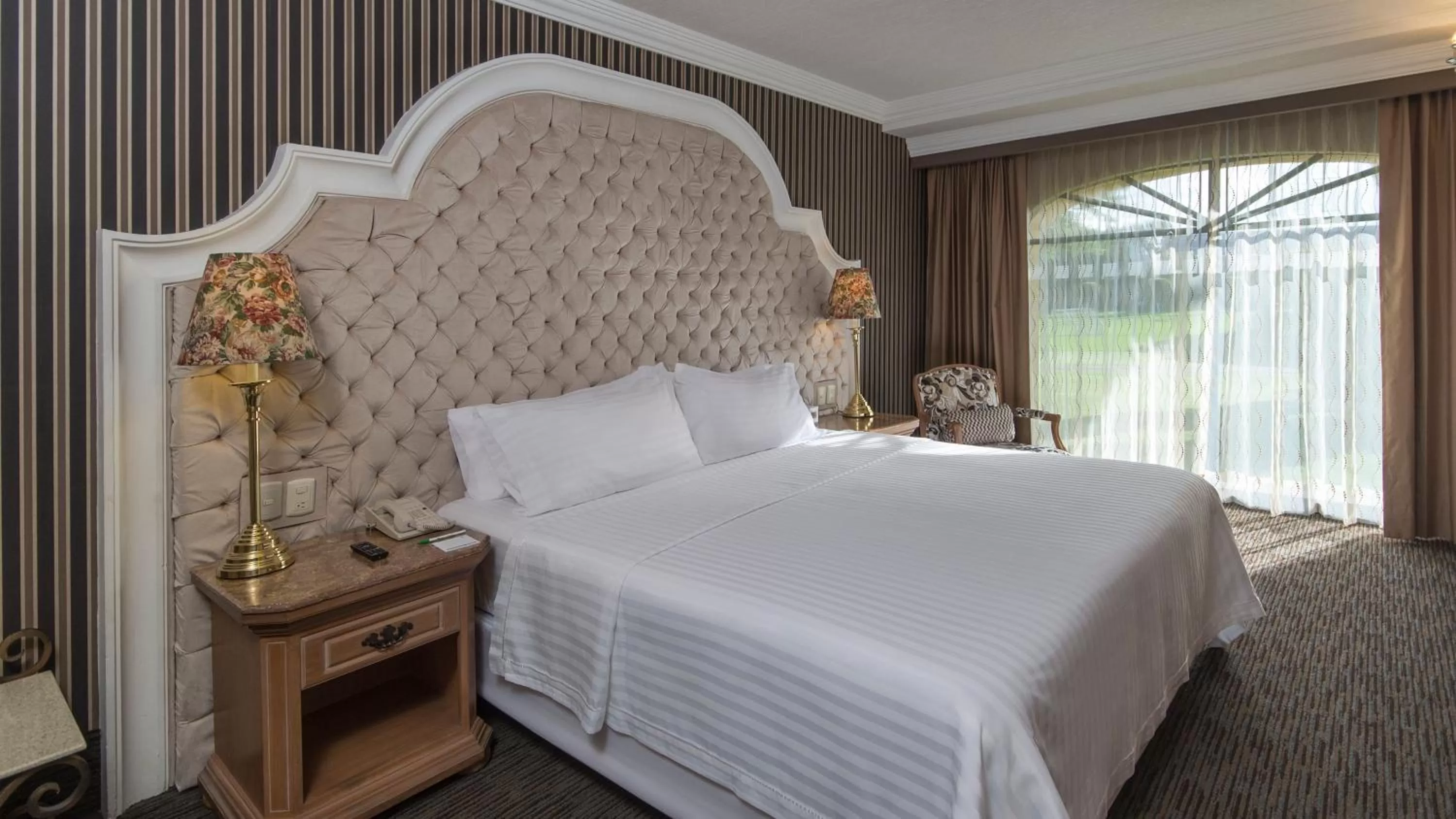 Photo of the whole room, Bed in Holiday Inn Queretaro Centro Historico by IHG