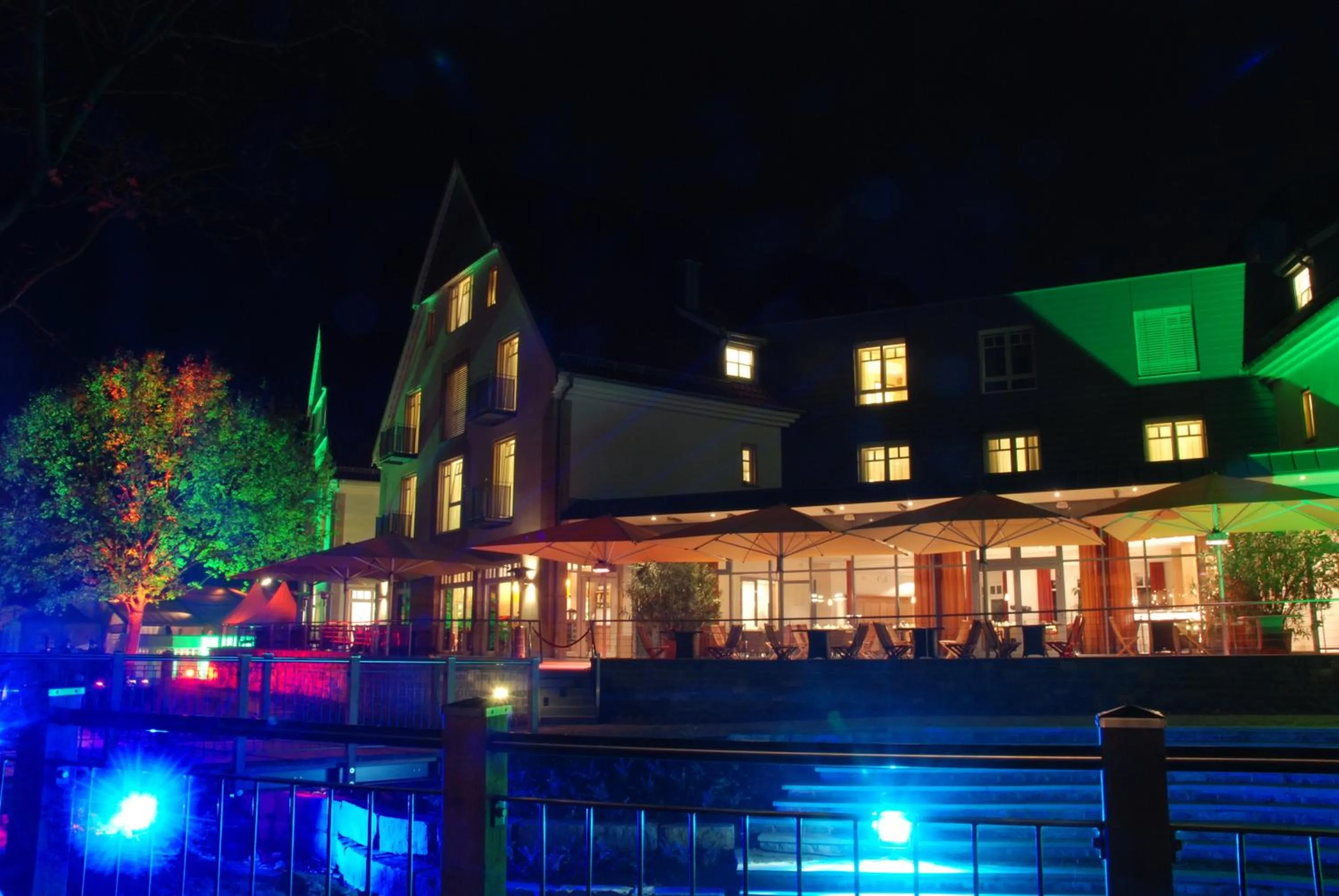 Property building in Lind Hotel