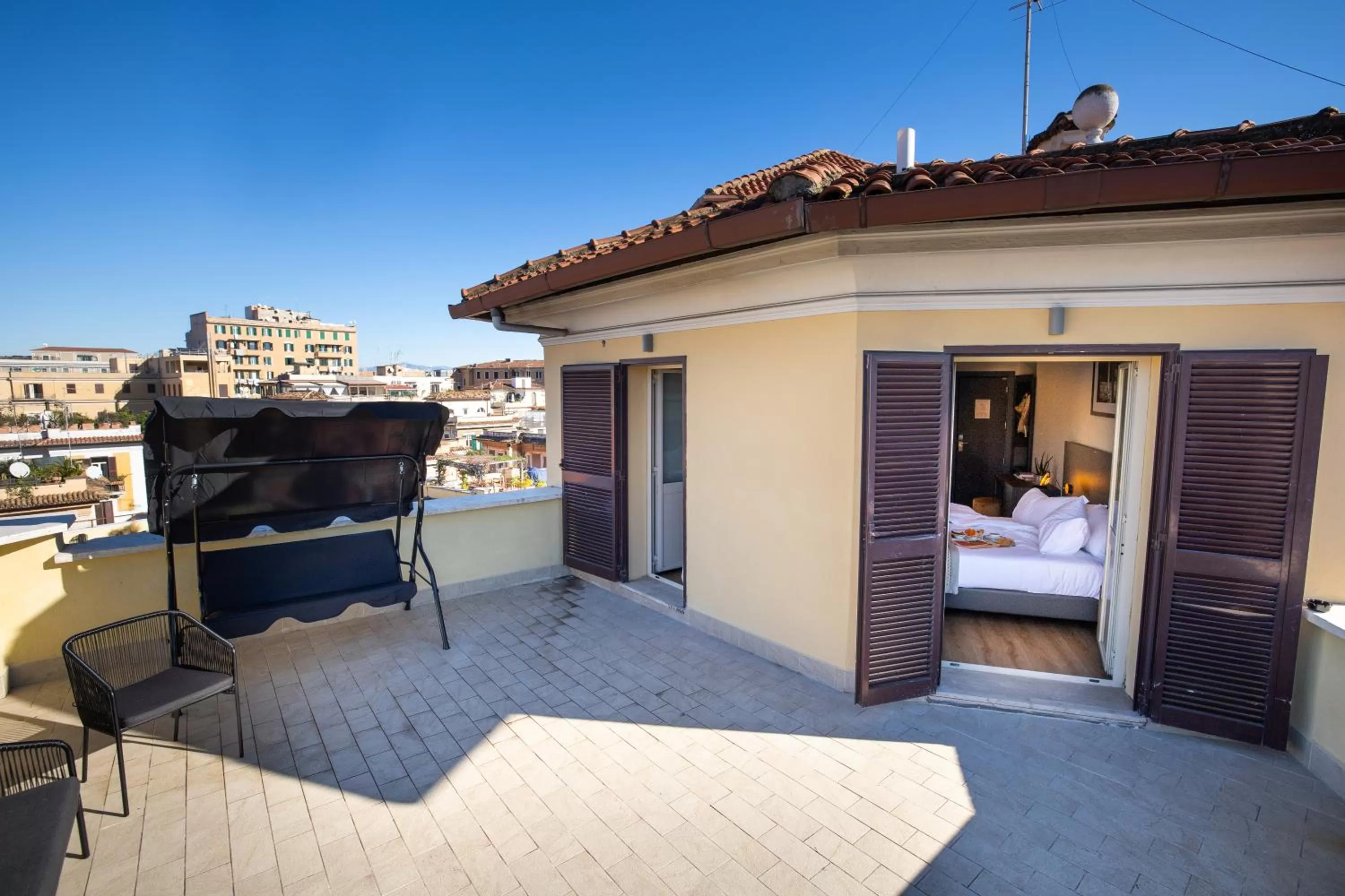 Balcony/Terrace, Bed in The Cross Hotel