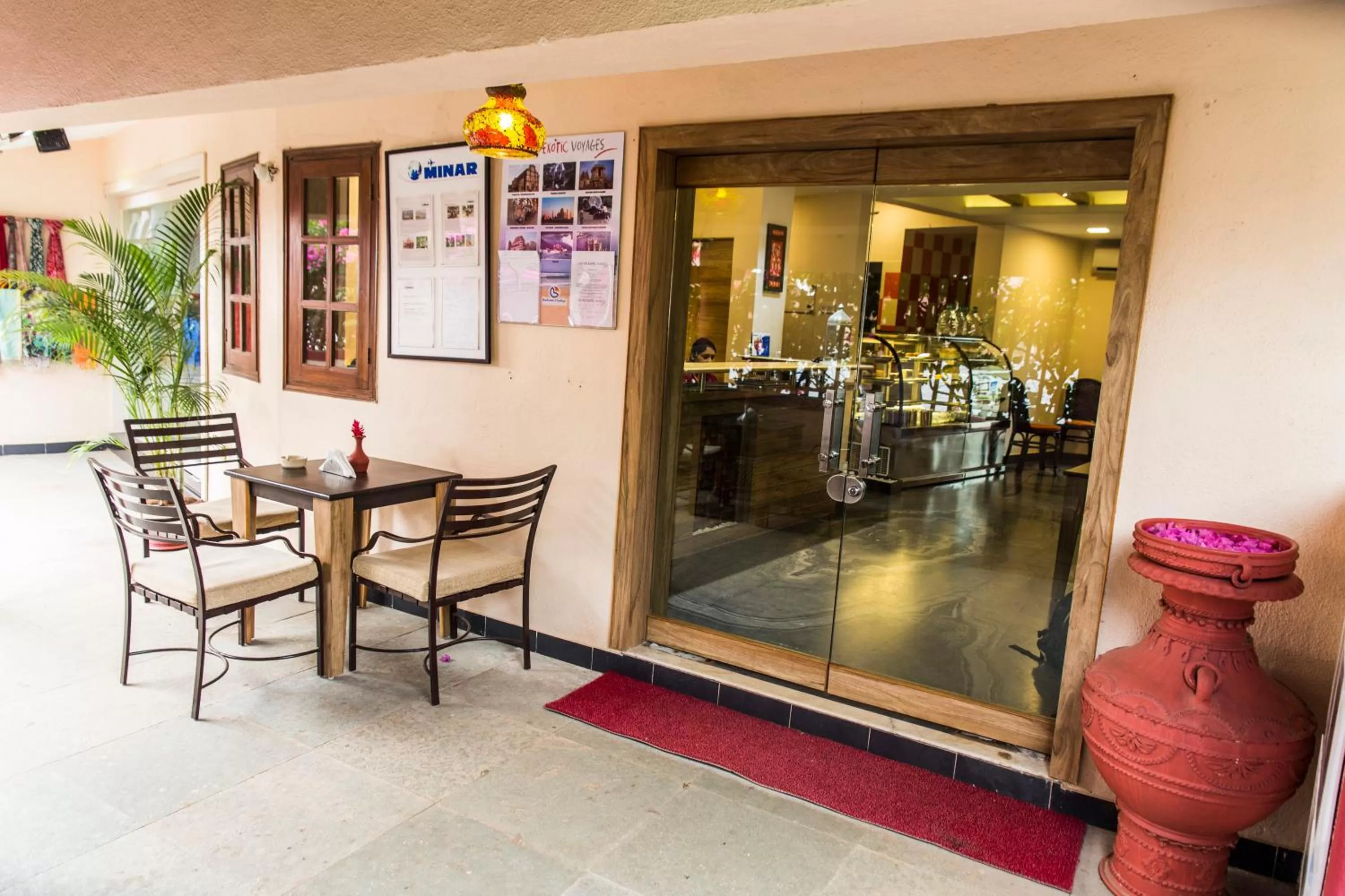 Food and drinks in Shikara Beach Resort