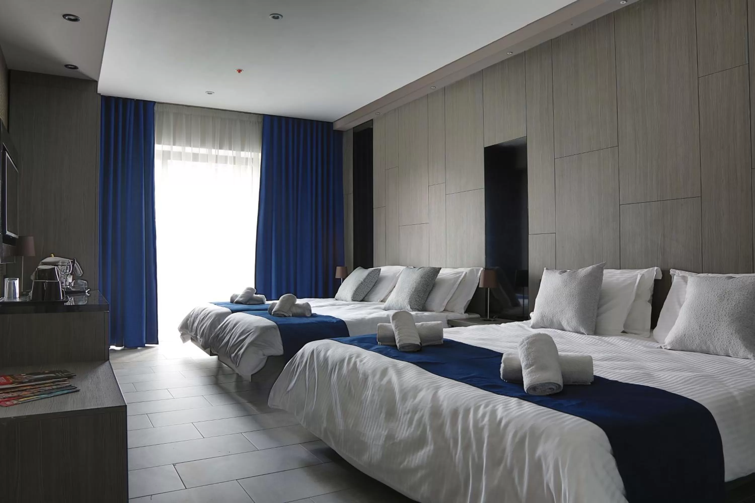 Photo of the whole room, Bed in The District Hotel