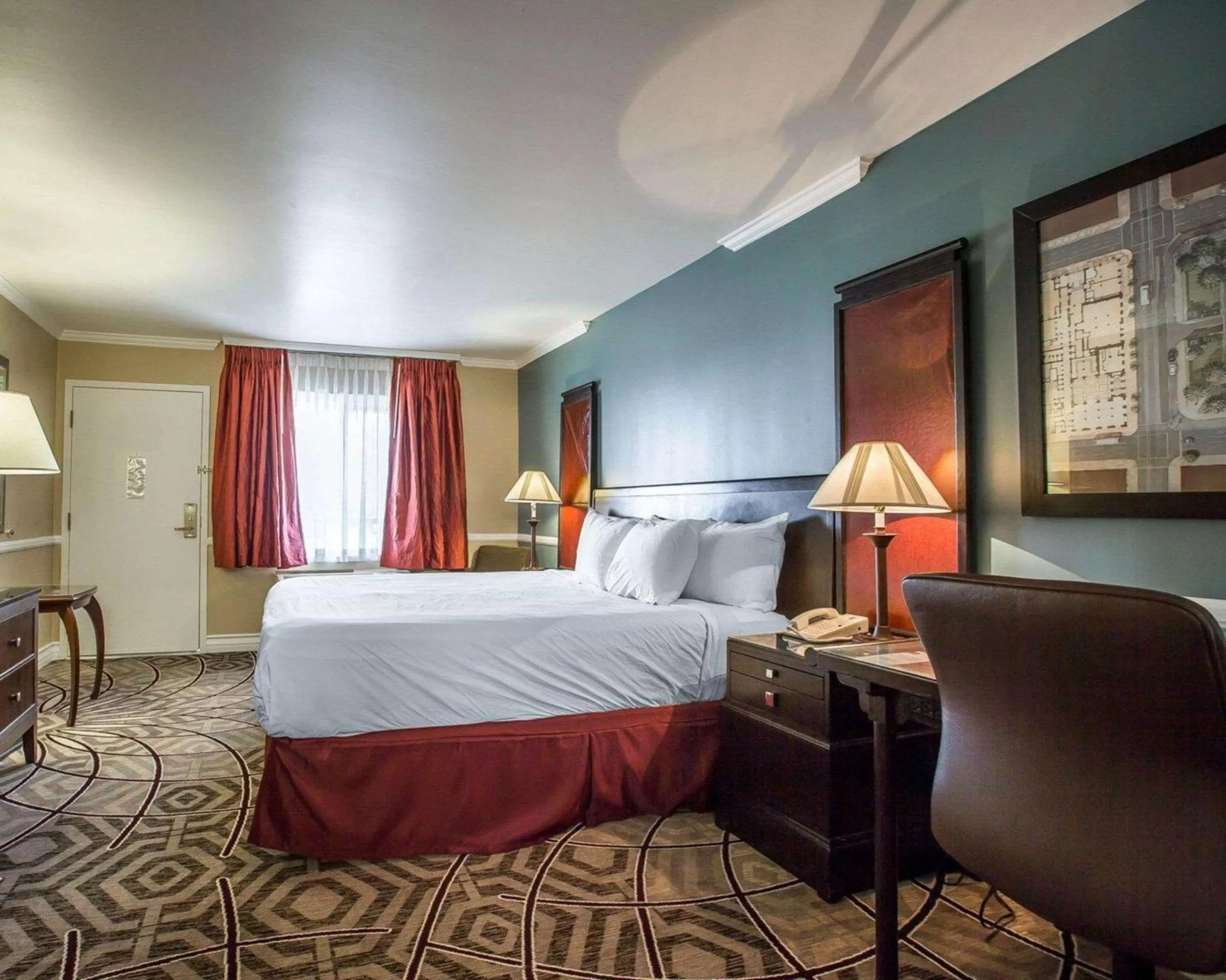 Standard King Room - Disability Access in Clarion Inn Near China Lake Naval Station