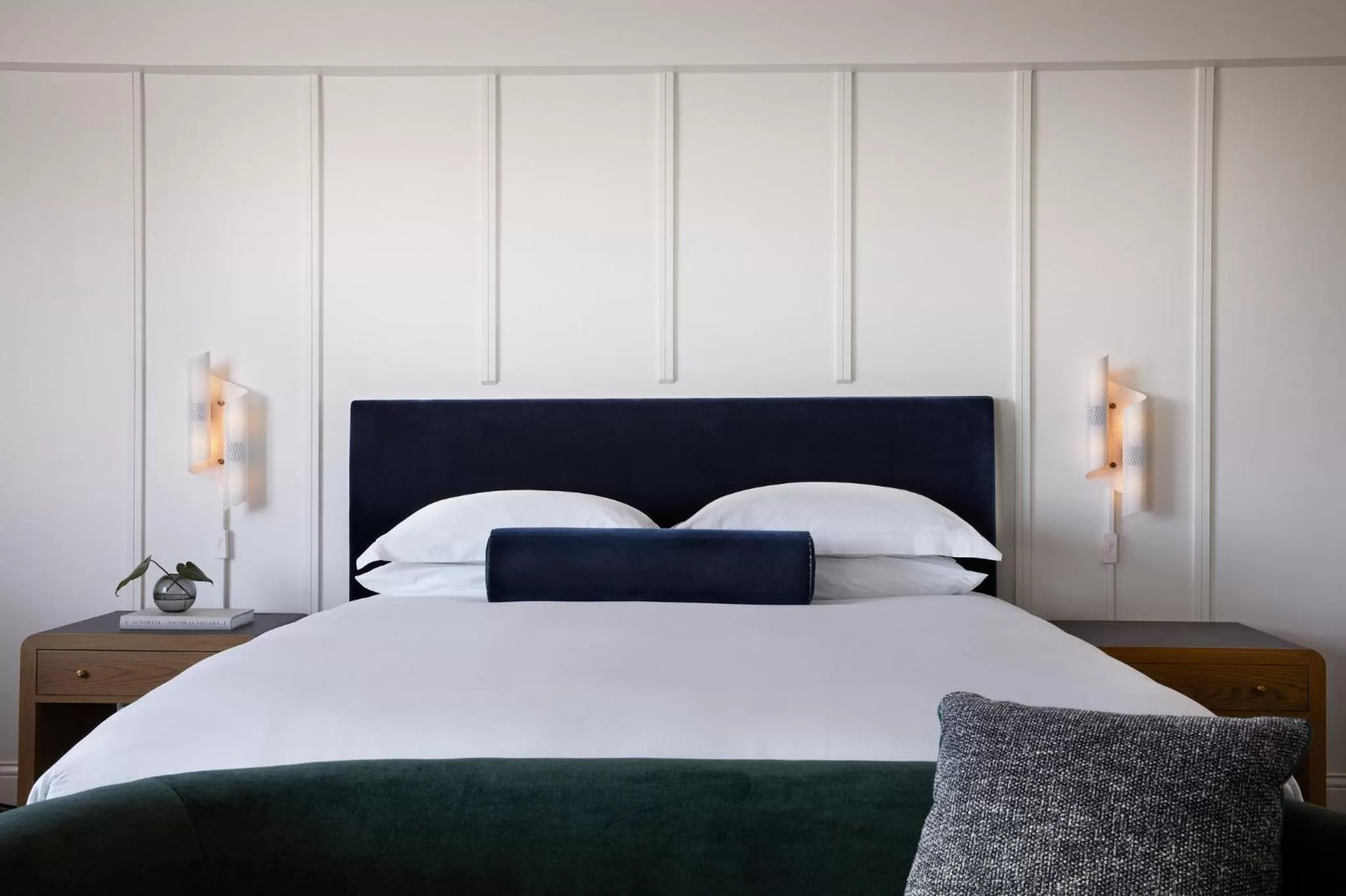 Photo of the whole room, Bed in Kimpton Alton Fisherman's Wharf by IHG