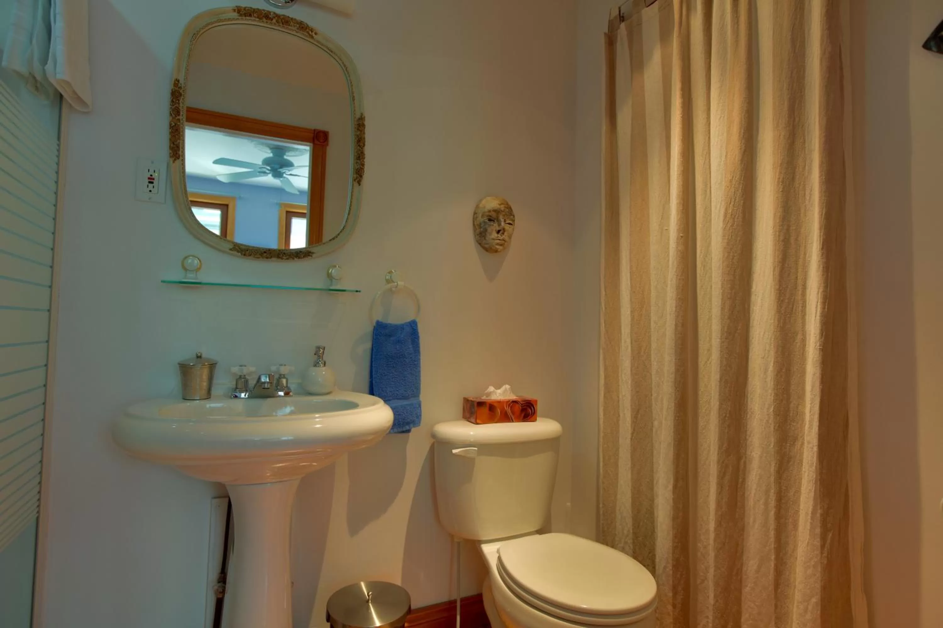 Bathroom in La Loggia Art B&B