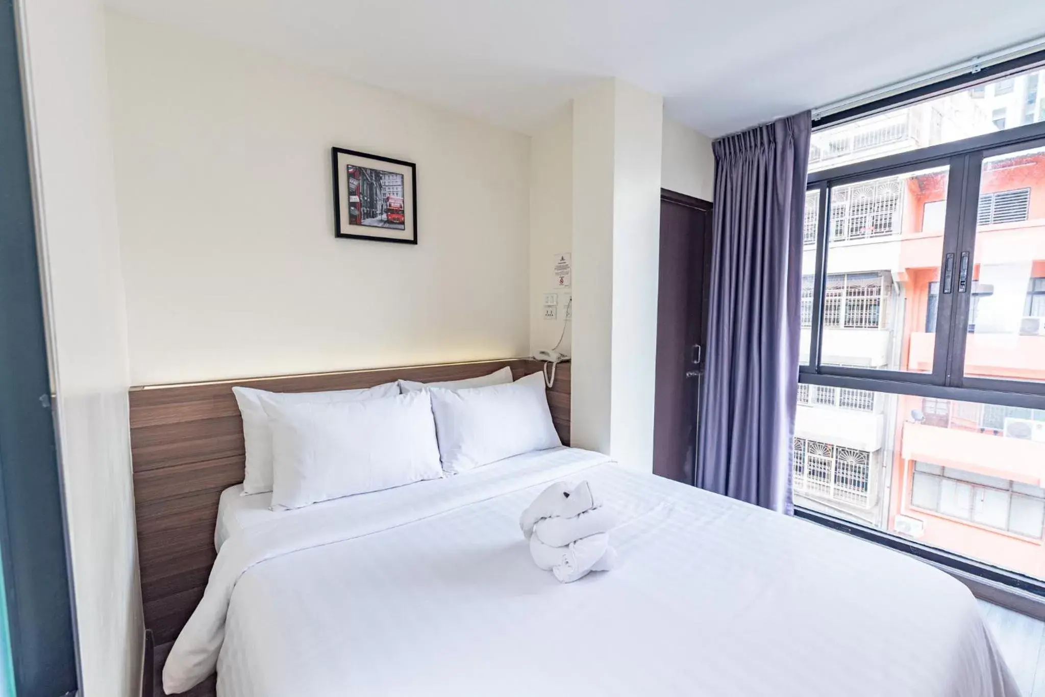 Queen Room with Balcony in Sovereign Group Hotel at Pratunam Queen Room with Balcony in Sovereign Group Hotel at Pratunam