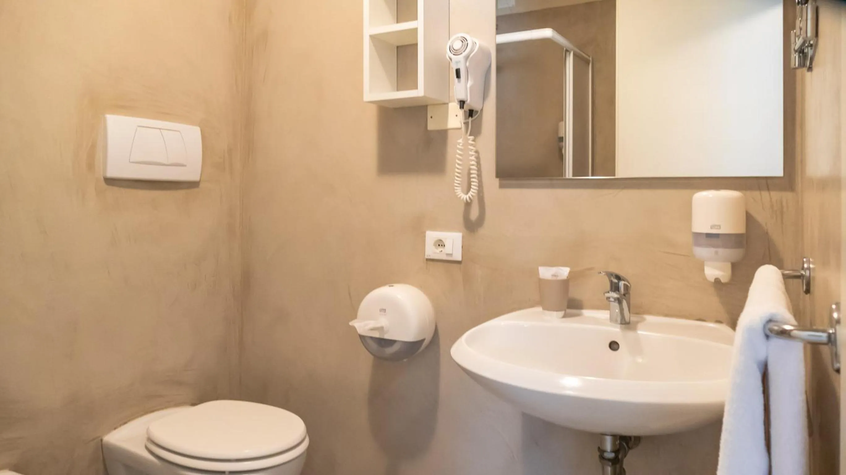 Bathroom in Hotel Venezia Park - ENJOY HOLIDAY