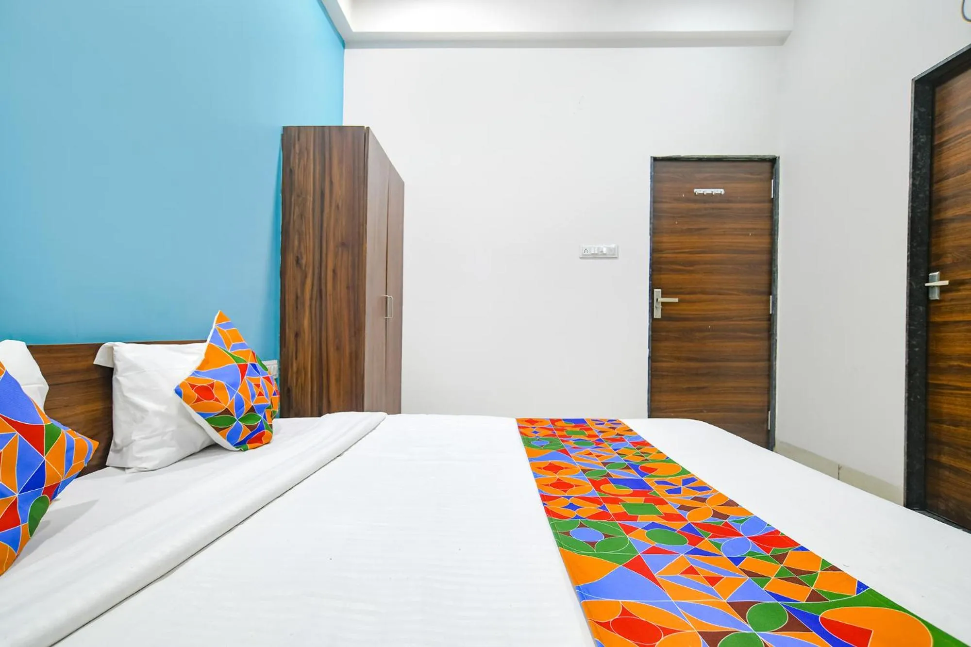 Bed in FabExpress Golden Epoch