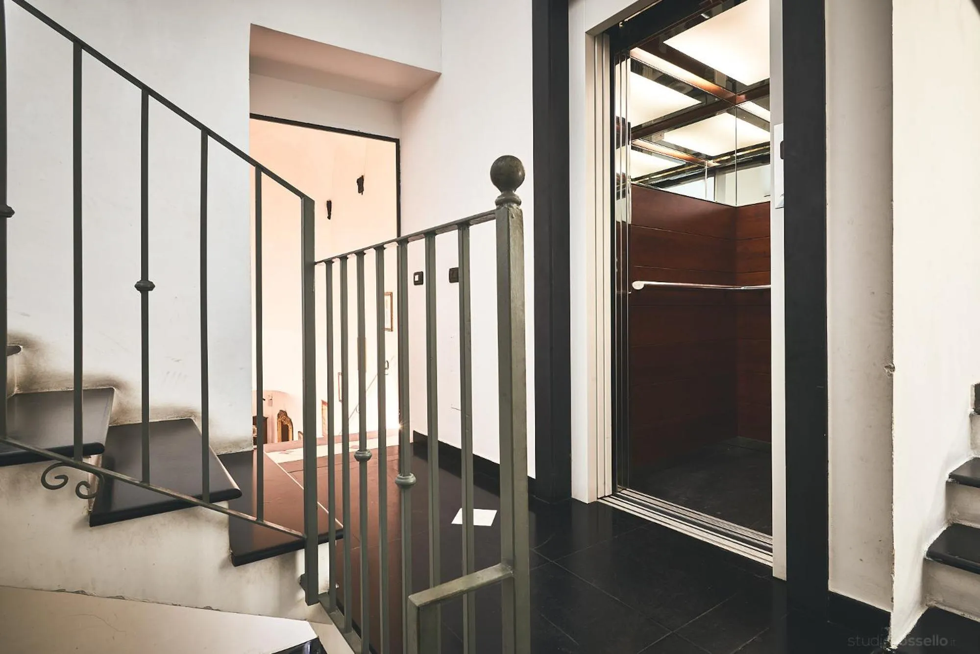 elevator, Bed in Affittacamere San Teodoro