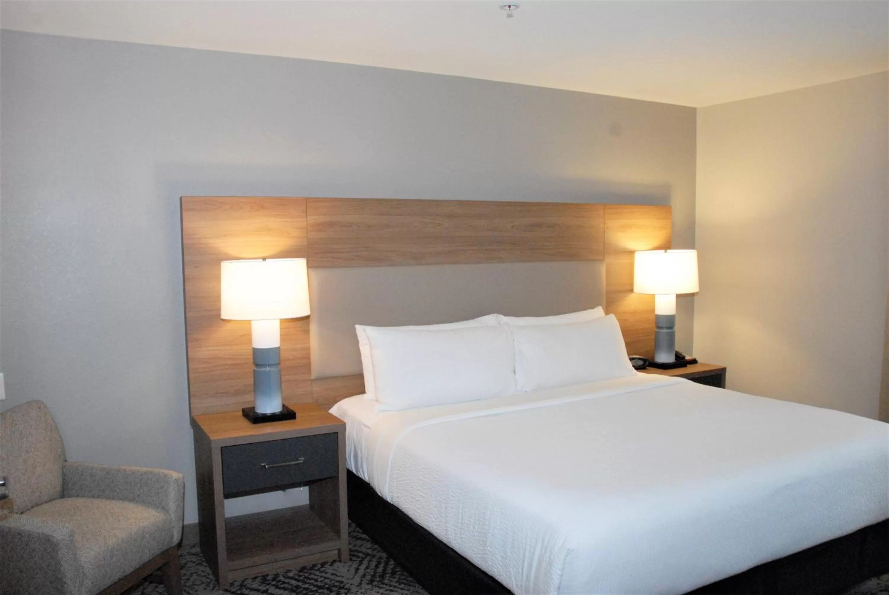 Photo of the whole room, Bed in Candlewood Suites Tallahassee by IHG