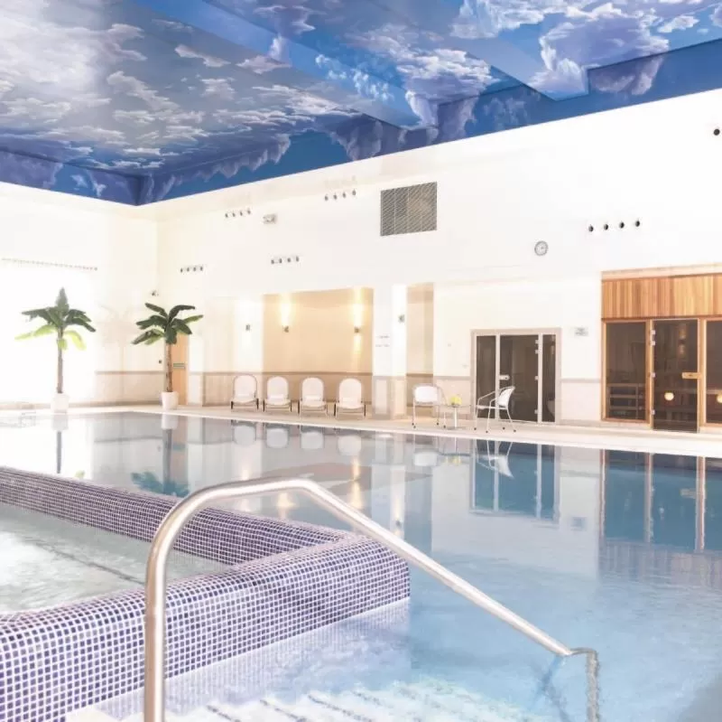 Swimming pool in Mullingar Park Hotel