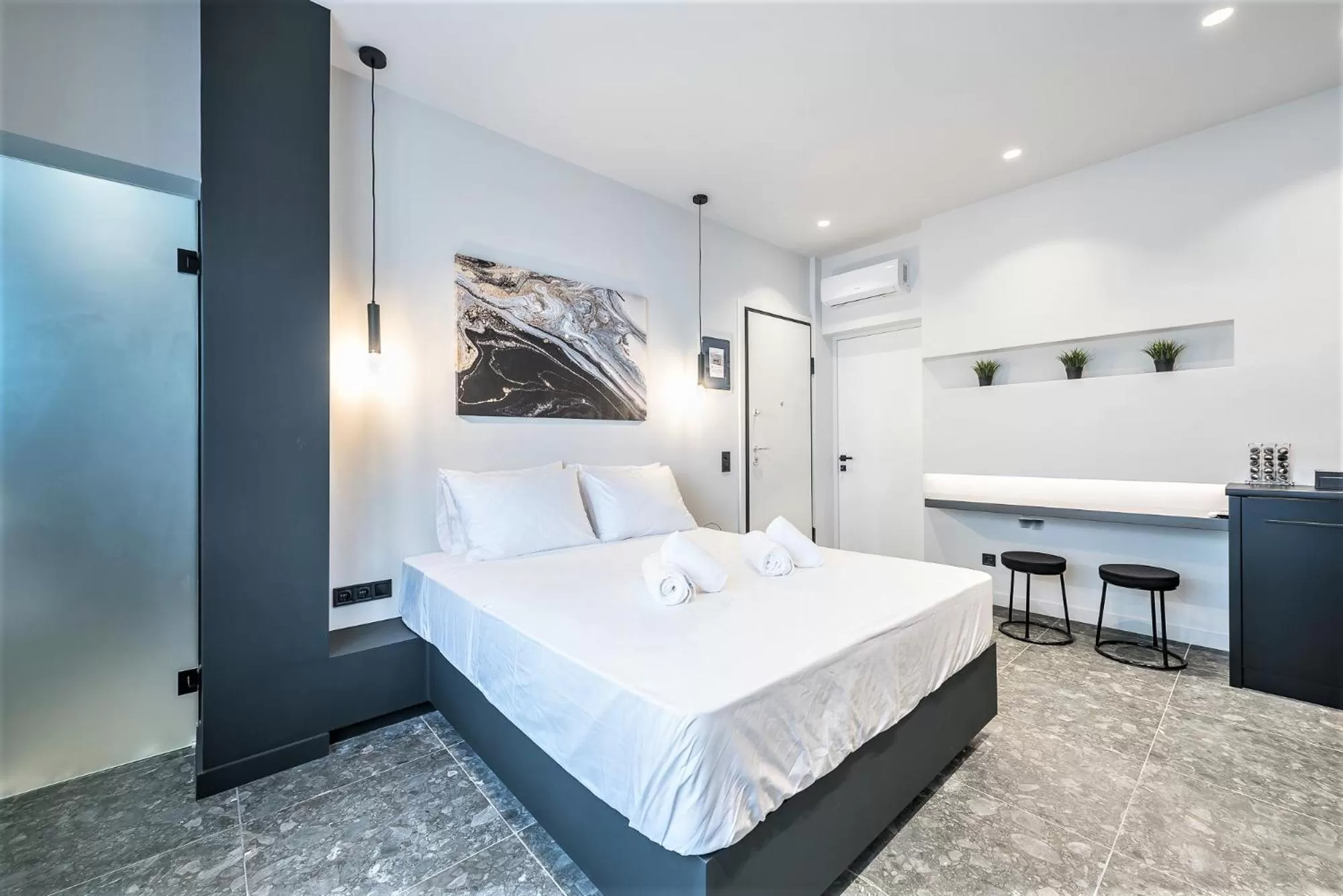 King Room in The Asprogeraka - self check-in rooms