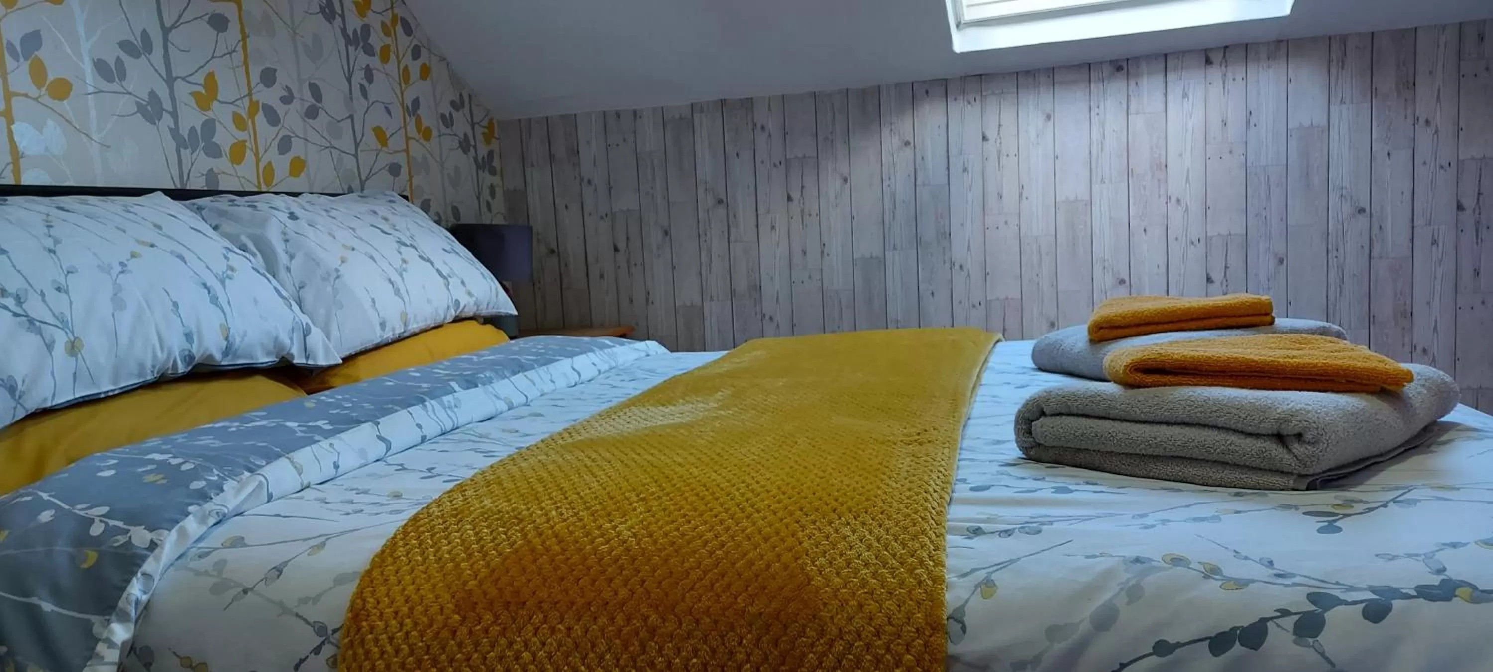 Photo of the whole room, Bed in Daffodil Guest House