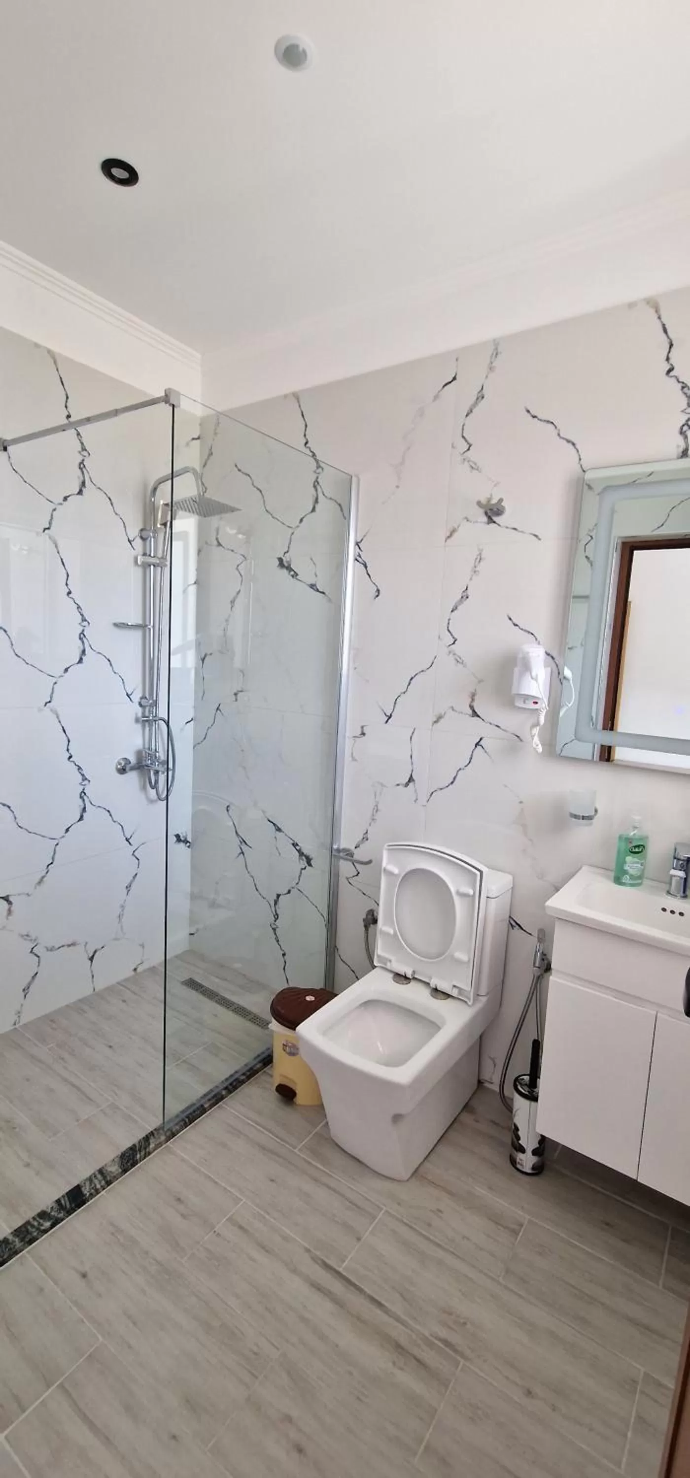 Shower, Bathroom in Hotel Baci