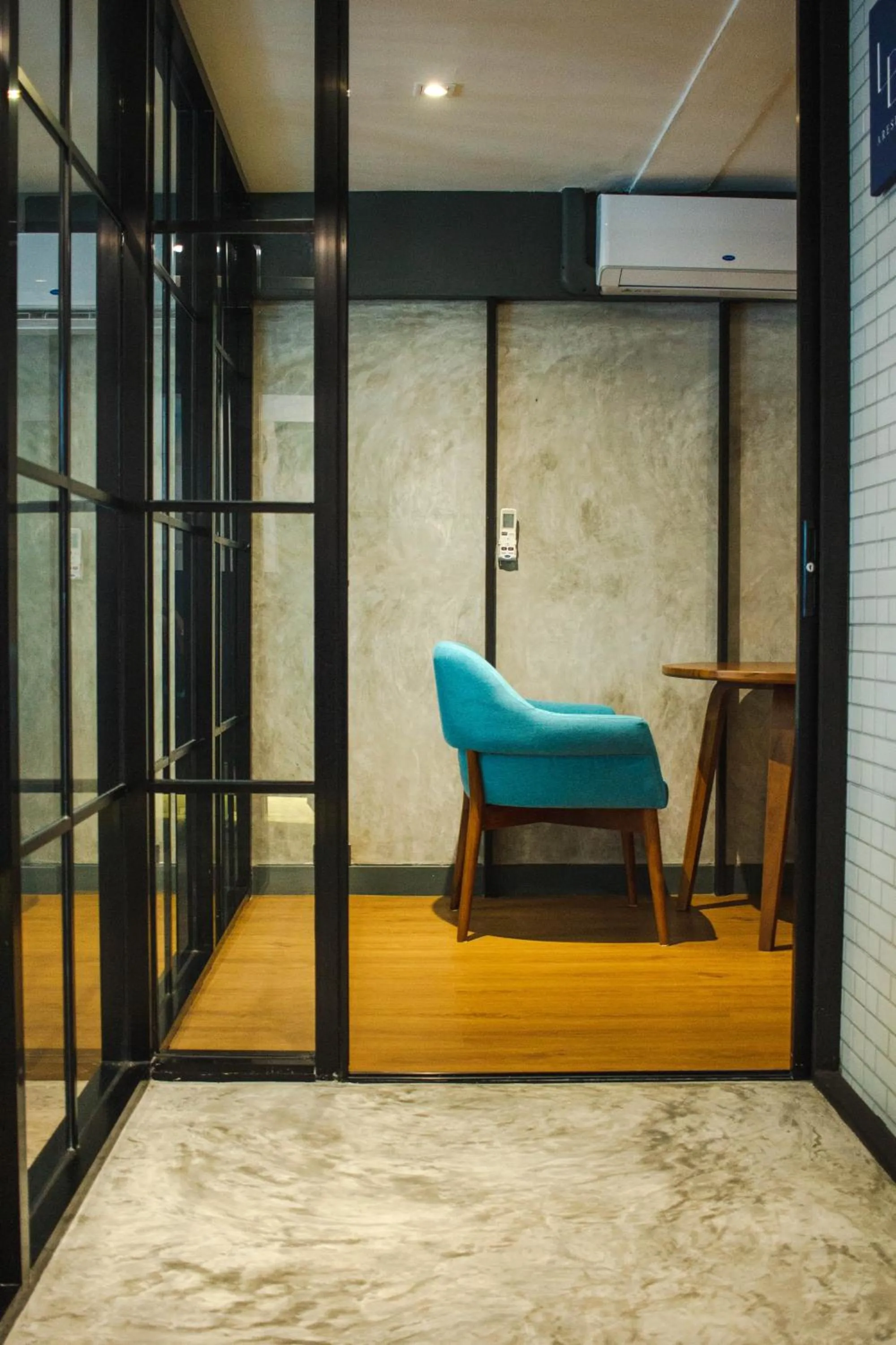 Living room in BH Baan Paradise Hotel Patong