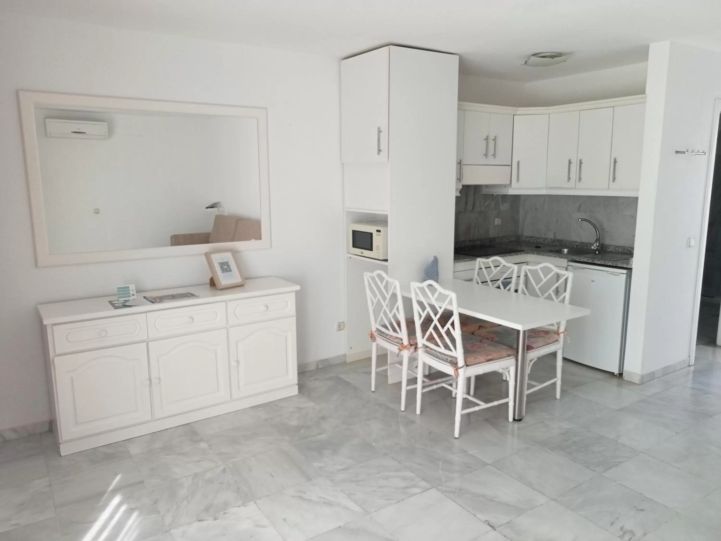 Kitchen or kitchenette in Lagos de Fañabé Beach Resort