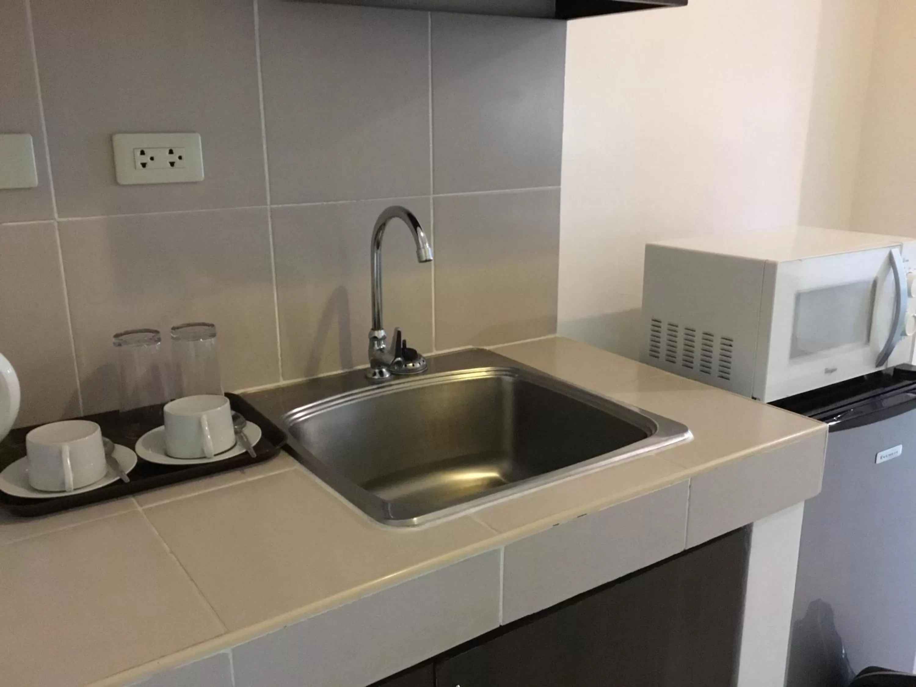 Condo with Free Swimming Pool & Viewing Deck