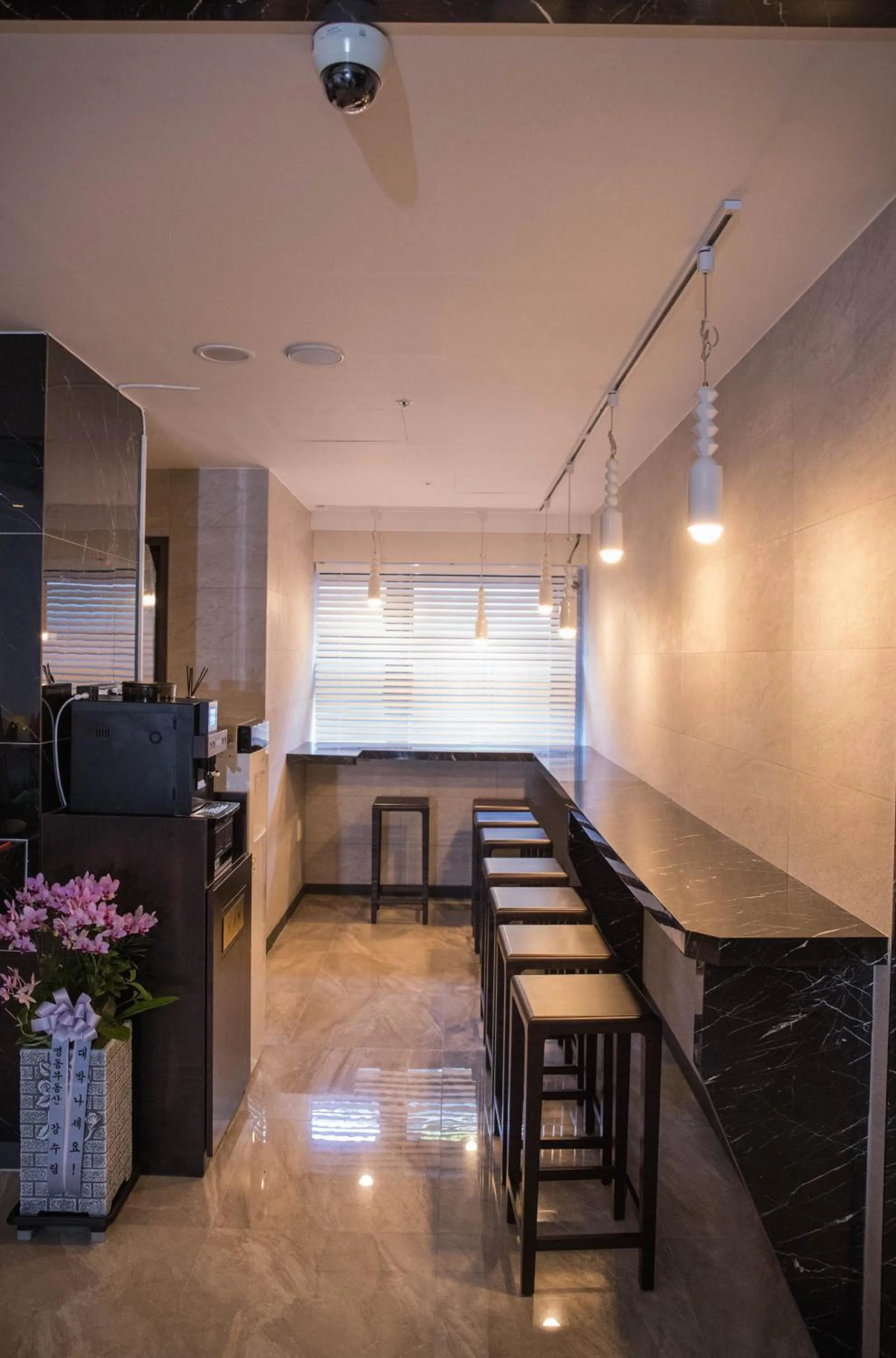 Communal lounge/ TV room in Calistar Hotel