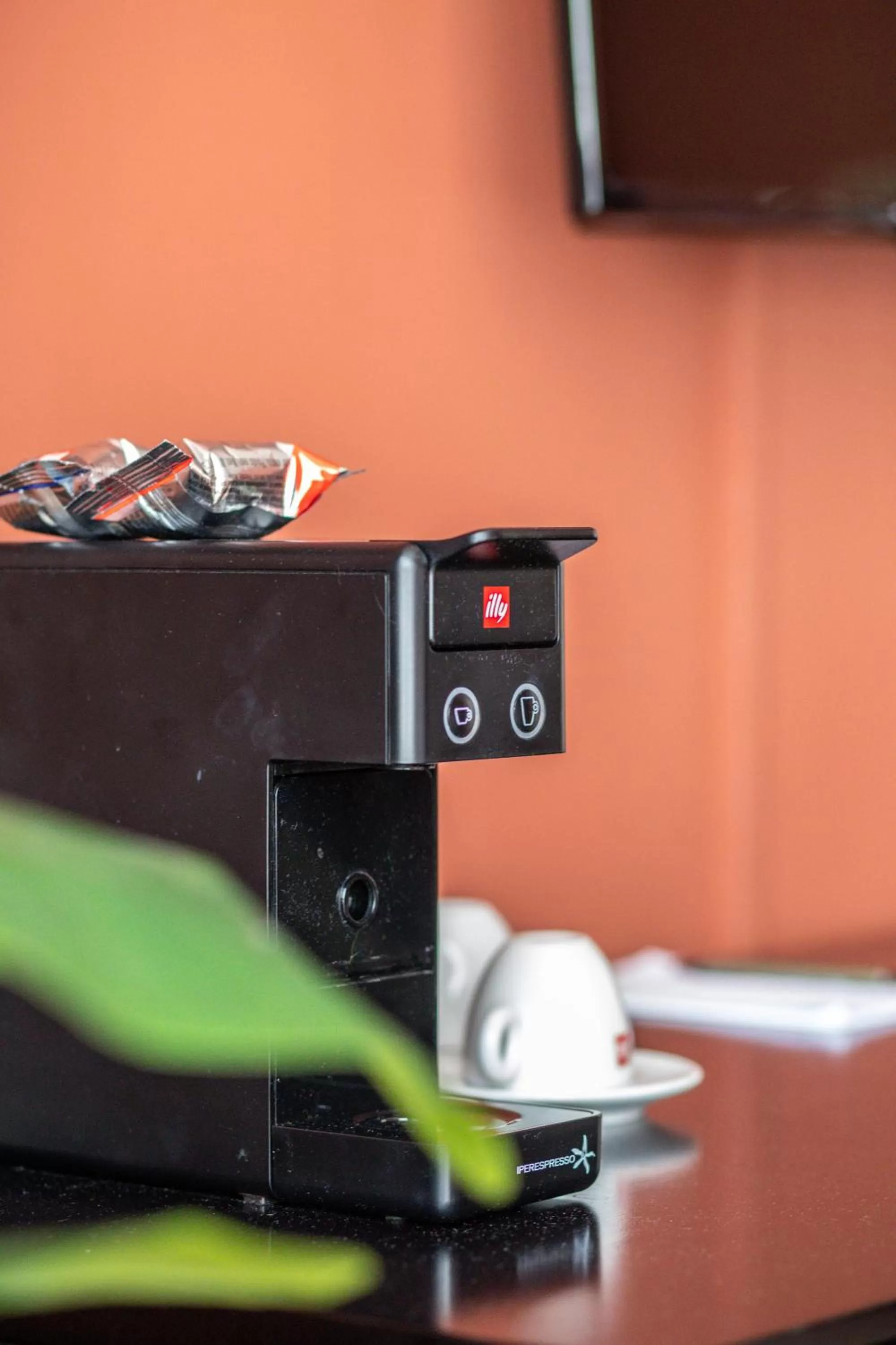 Coffee/tea facilities in Hotel ML